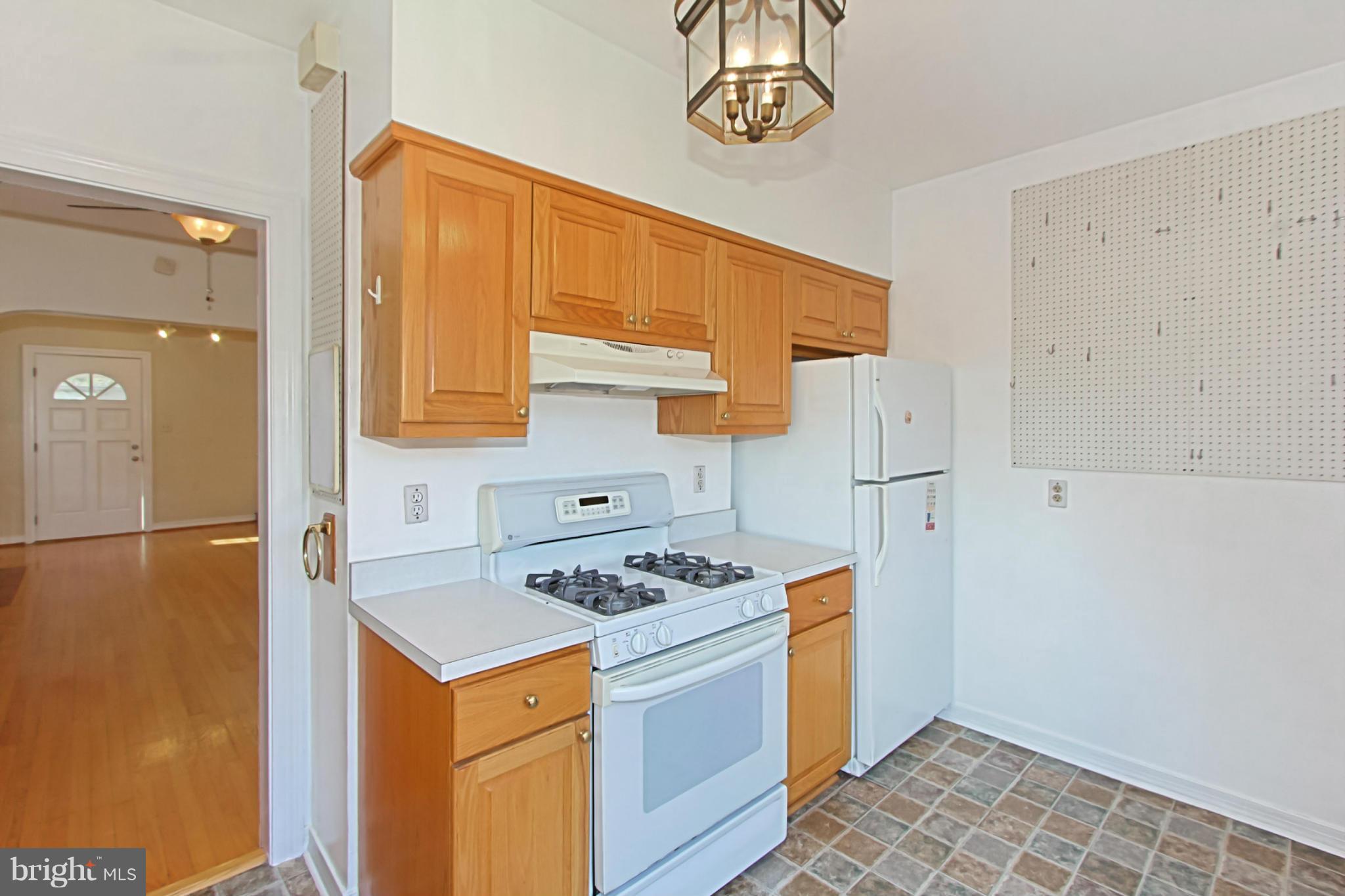 ADDISON HEIGHTS - Residential Lease