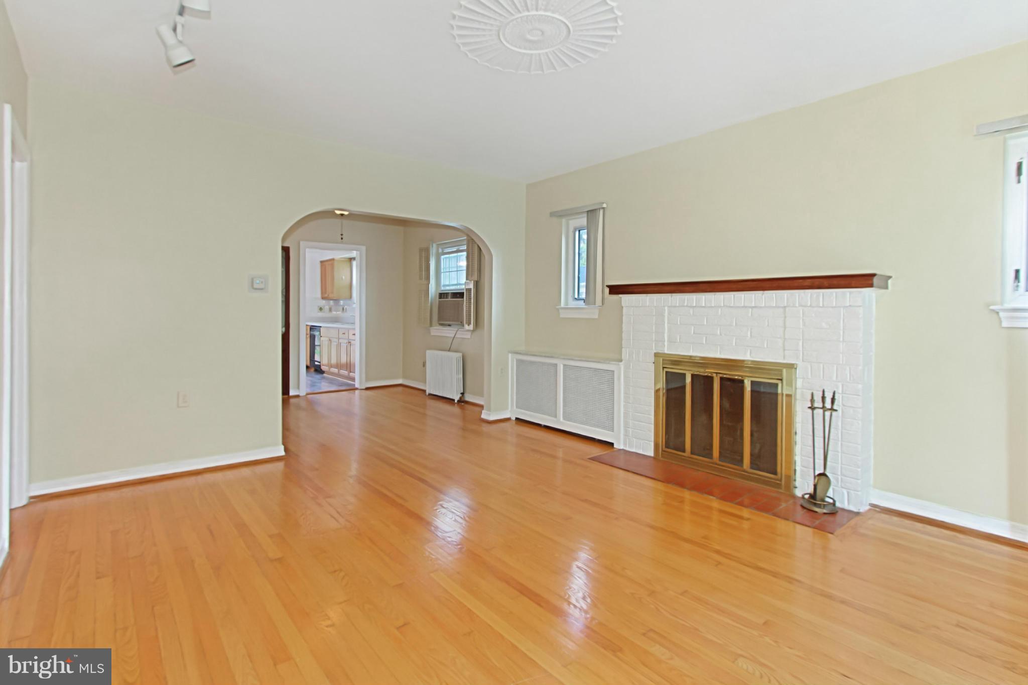 ADDISON HEIGHTS - Residential Lease