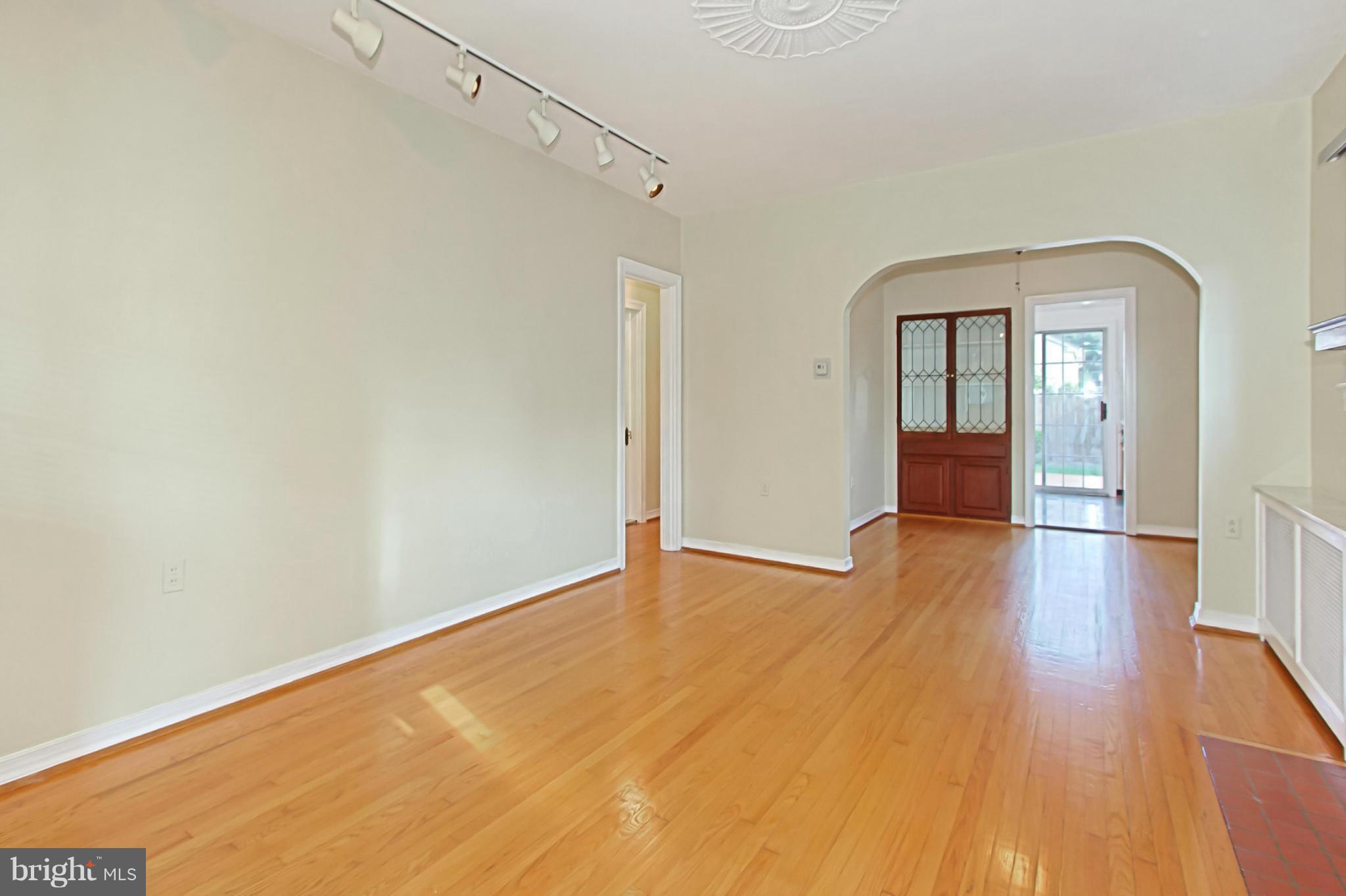 ADDISON HEIGHTS - Residential Lease