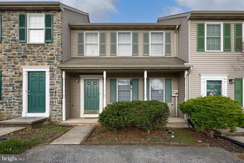 Photo of 489 Wood Duck Drive, MANHEIM, PA 17545 (MLS # PALA2078932)