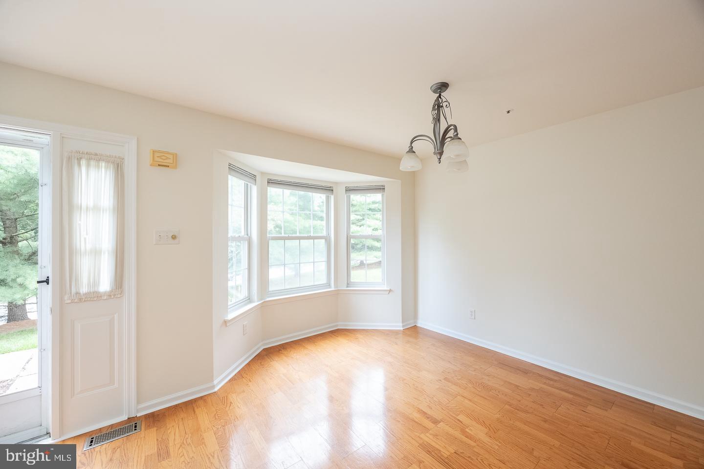 364 HUNTINGTON COURT 2