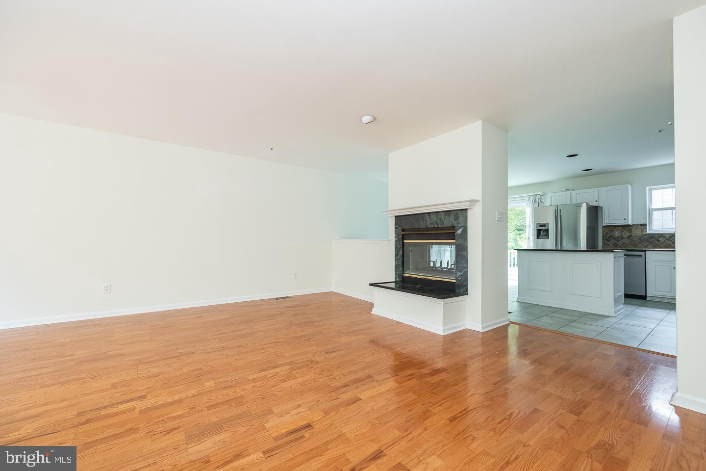 364 HUNTINGTON COURT 2