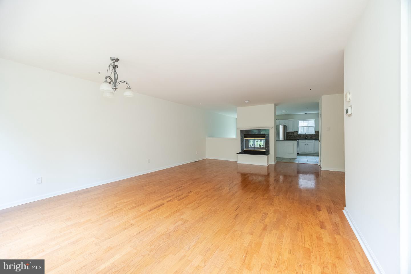 364 HUNTINGTON COURT 2