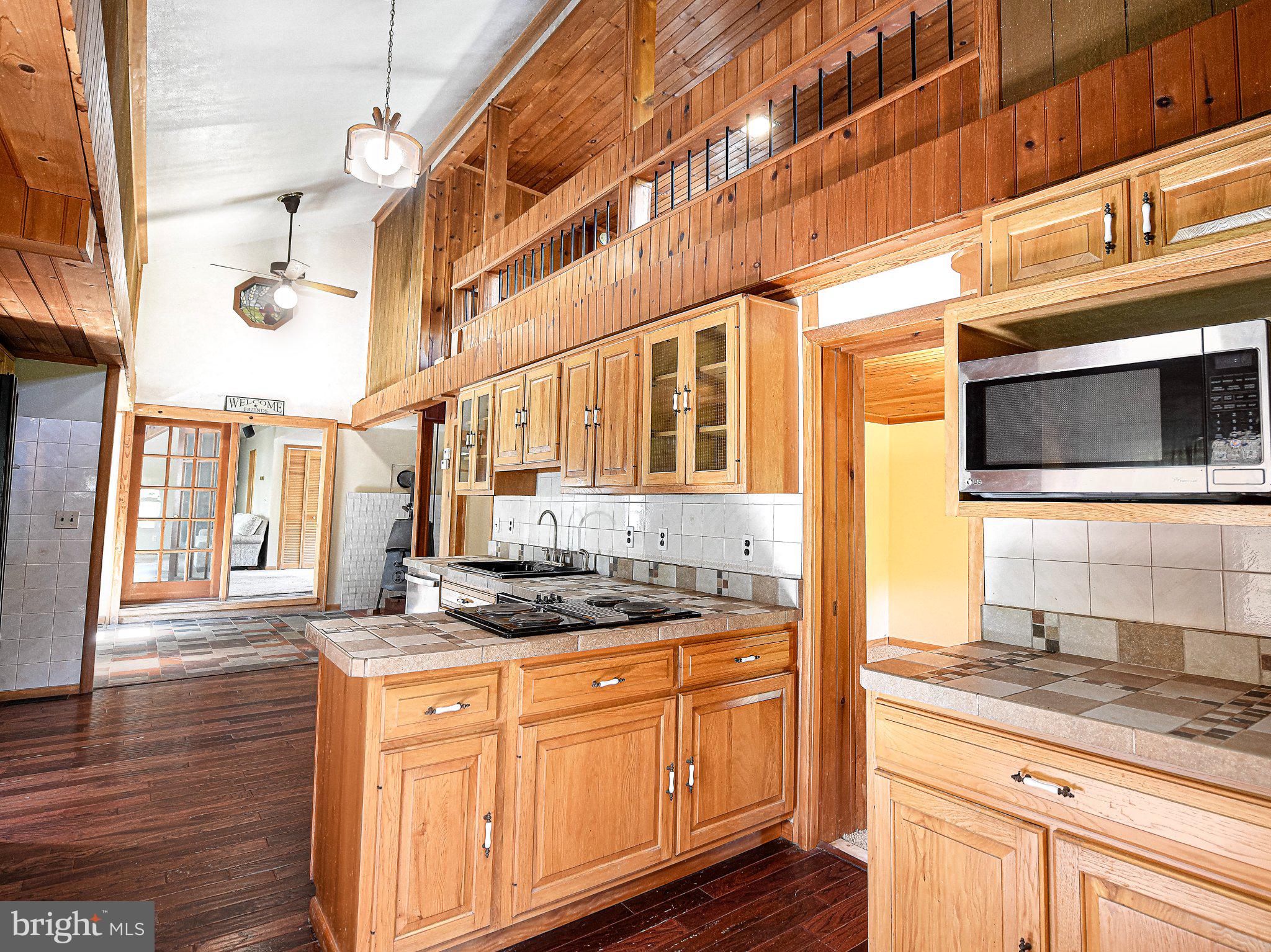 1924 NEAL ROAD