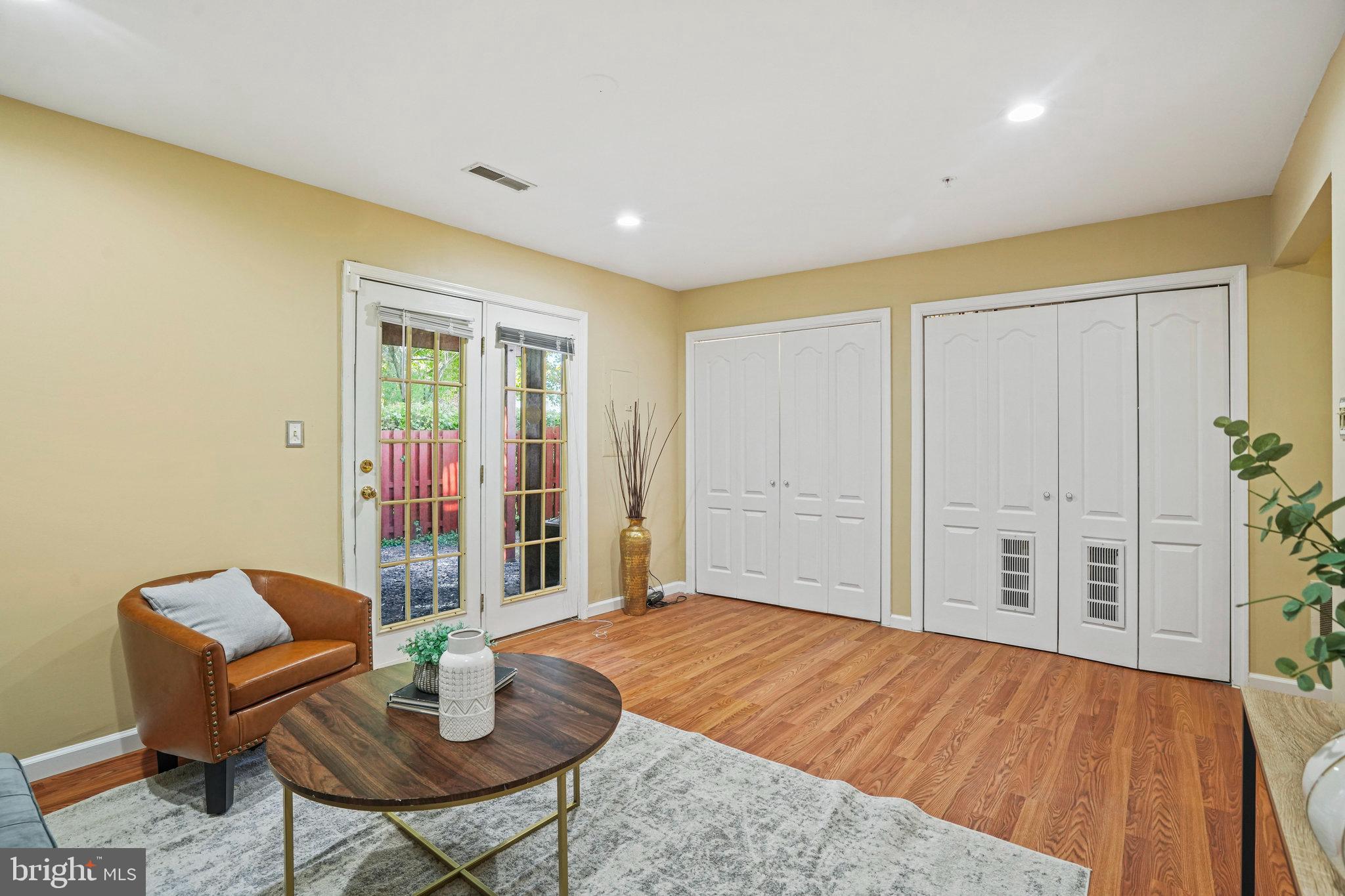 LARGO TOWN CENTER - Residential