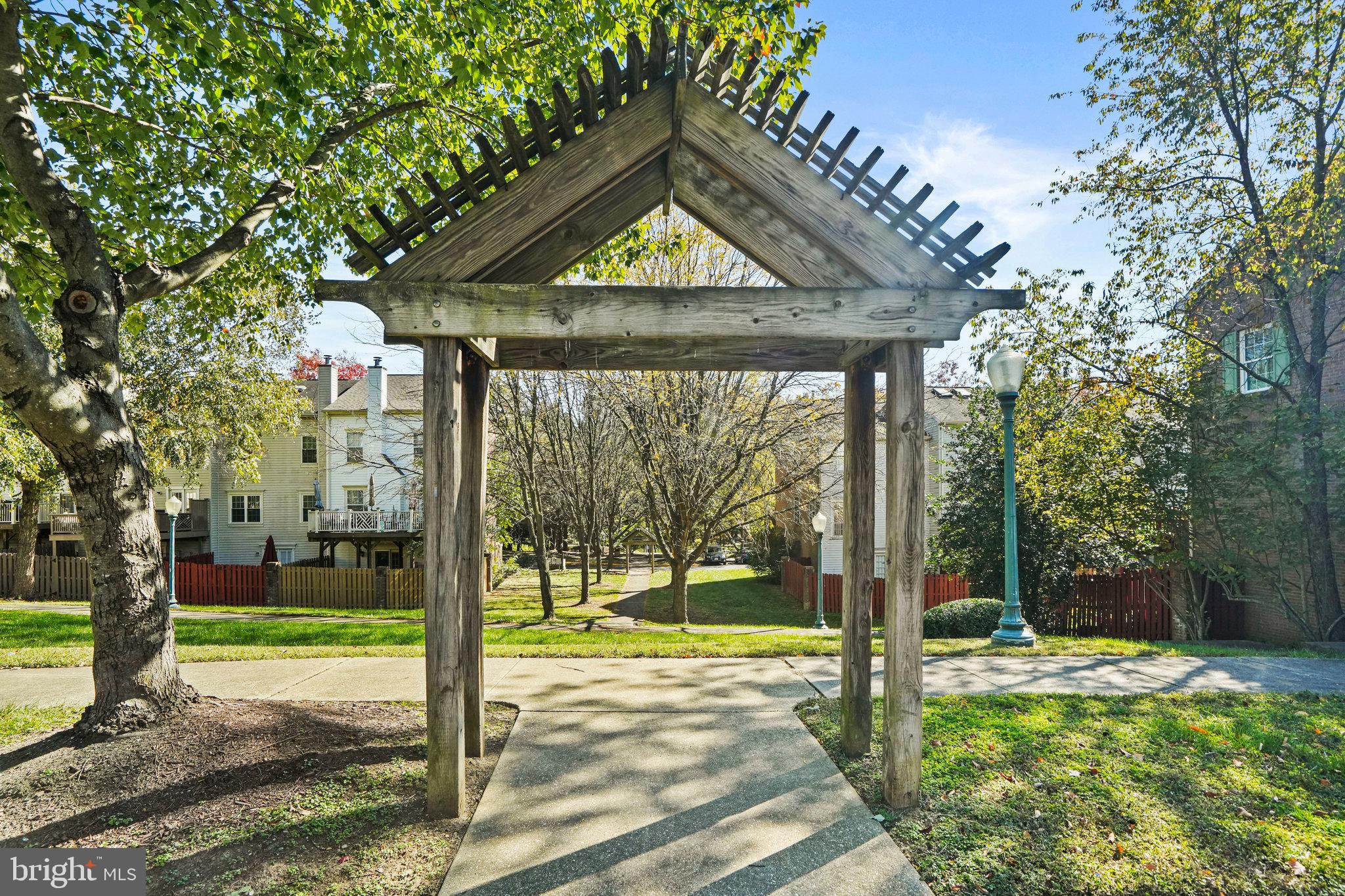 LARGO TOWN CENTER - Residential