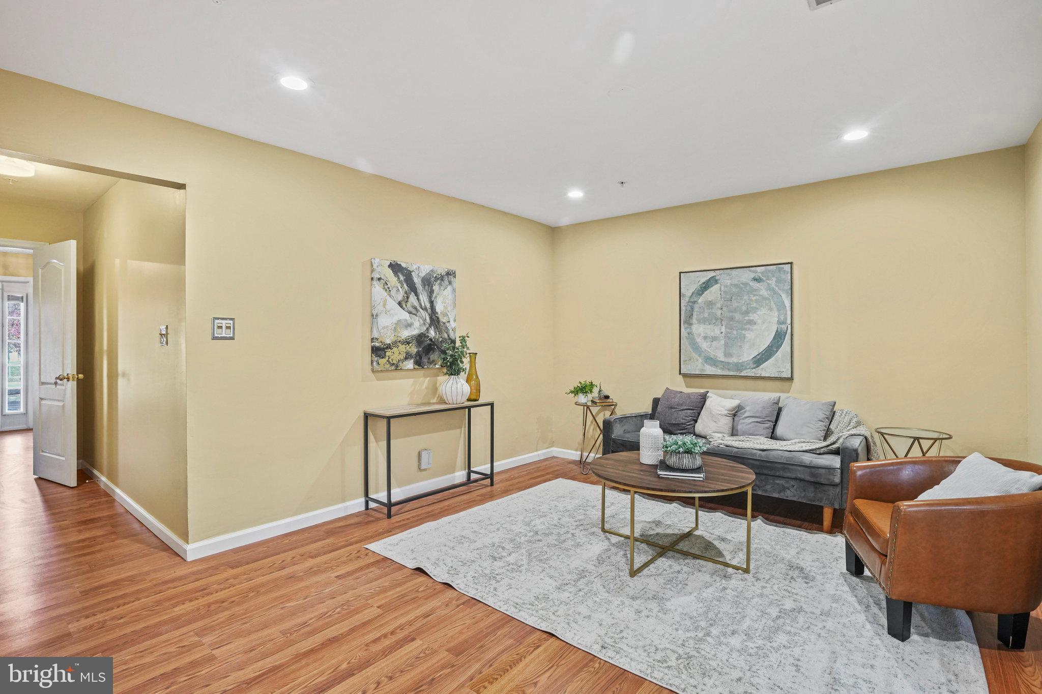 LARGO TOWN CENTER - Residential