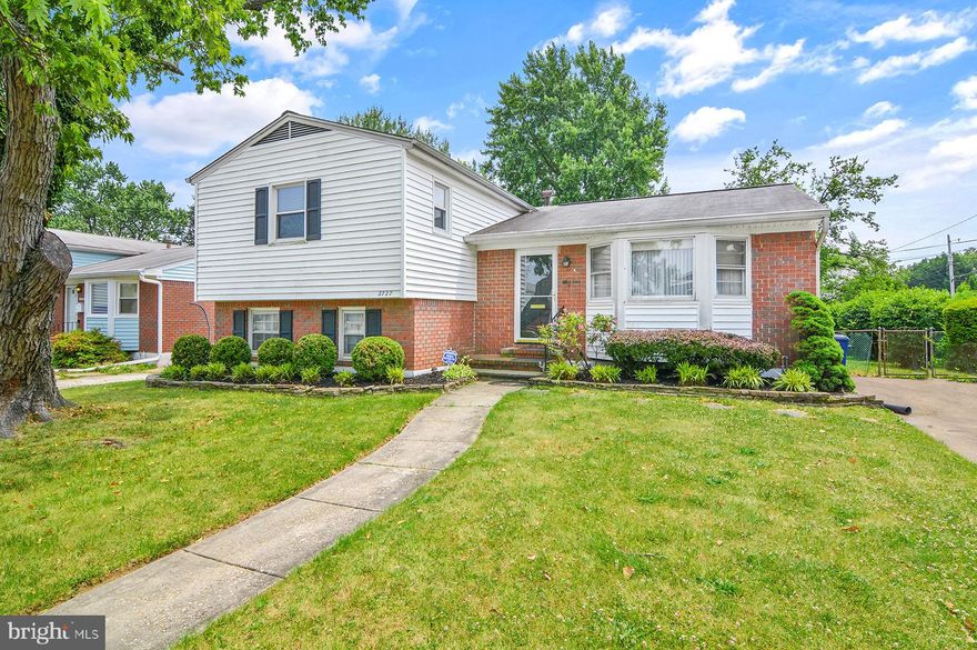 Welcome to the highly desired Pickwick neighborhood! This charming split-level home offers a comfortable and versatile layout. Upstairs, you'll find 3 bedrooms and 2 full baths, including a primary bedroom with an en suite bath. The main floor showcases an inviting eat-in kitchen, a spacious living room, and a dining room with hardwood floors hidden beneath the carpets throughout the main floor and upper level. The lower level boasts an additional bedroom, a convenient half bathroom, and a large rec room with a door leading to the backyard. The sub-basement is +-638 sq ft of usable space, currently with laundry and utilities, but holds great potential for future use for bedrooms, office, playroom or the like. The backyard is a true gem—generously sized, open, and flat—providing an ideal space for the whole family to enjoy. Don't miss the opportunity to make this delightful home yours in the sought-after Pickwick neighborhood!