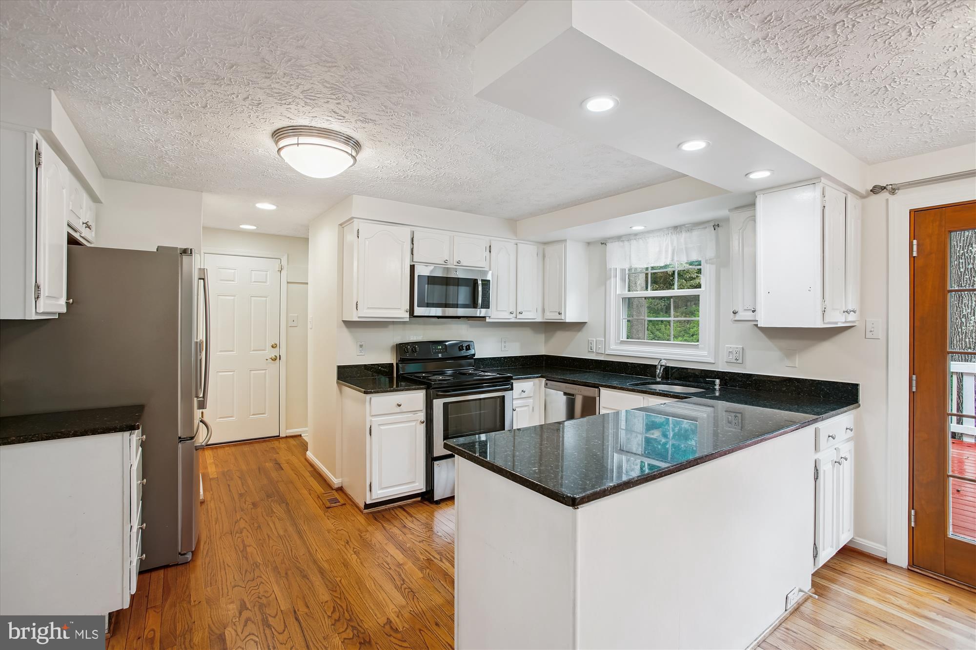 FAIRFAX CLUB ESTATES - Residential Lease