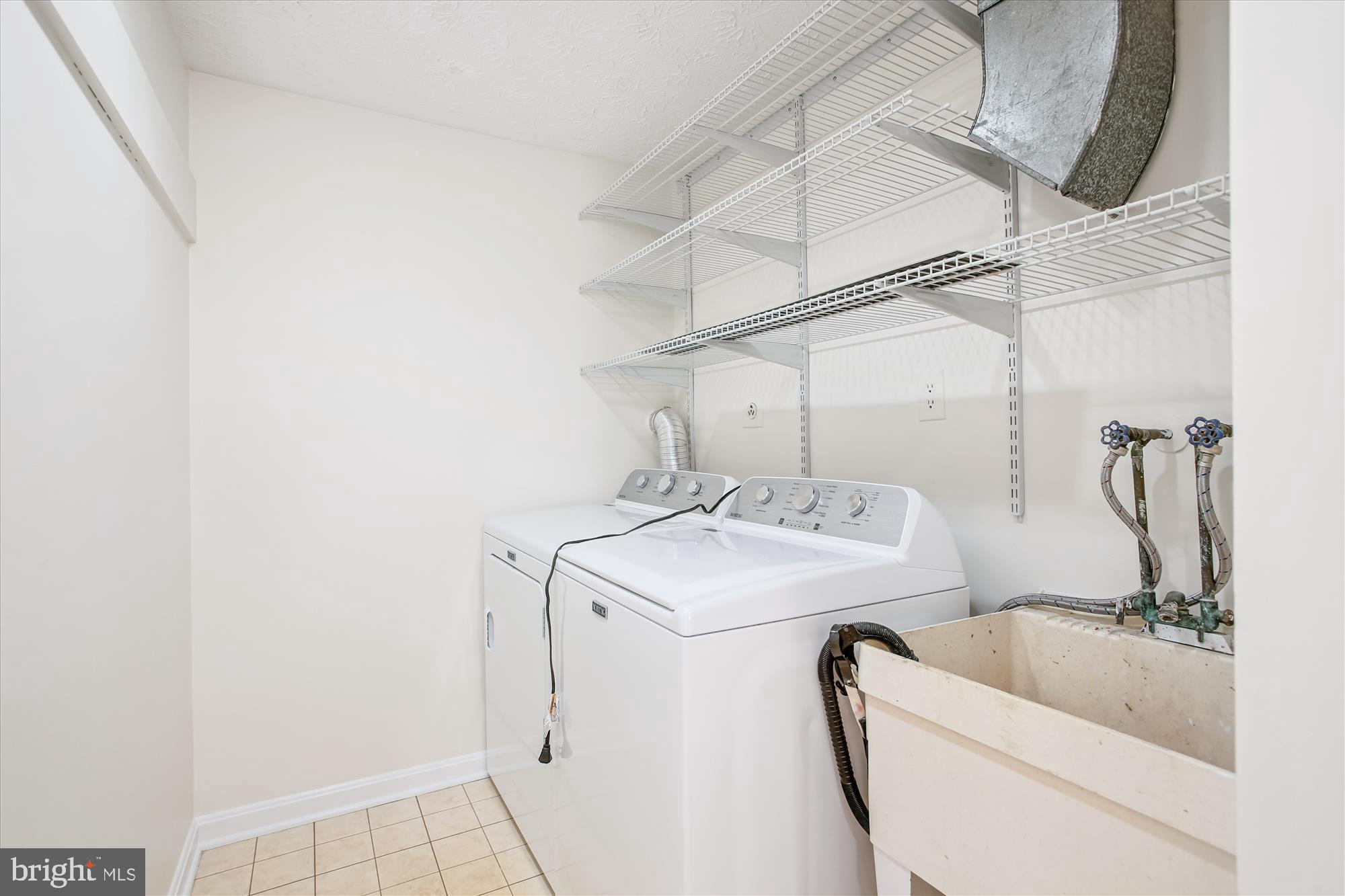 FAIRFAX CLUB ESTATES - Residential Lease