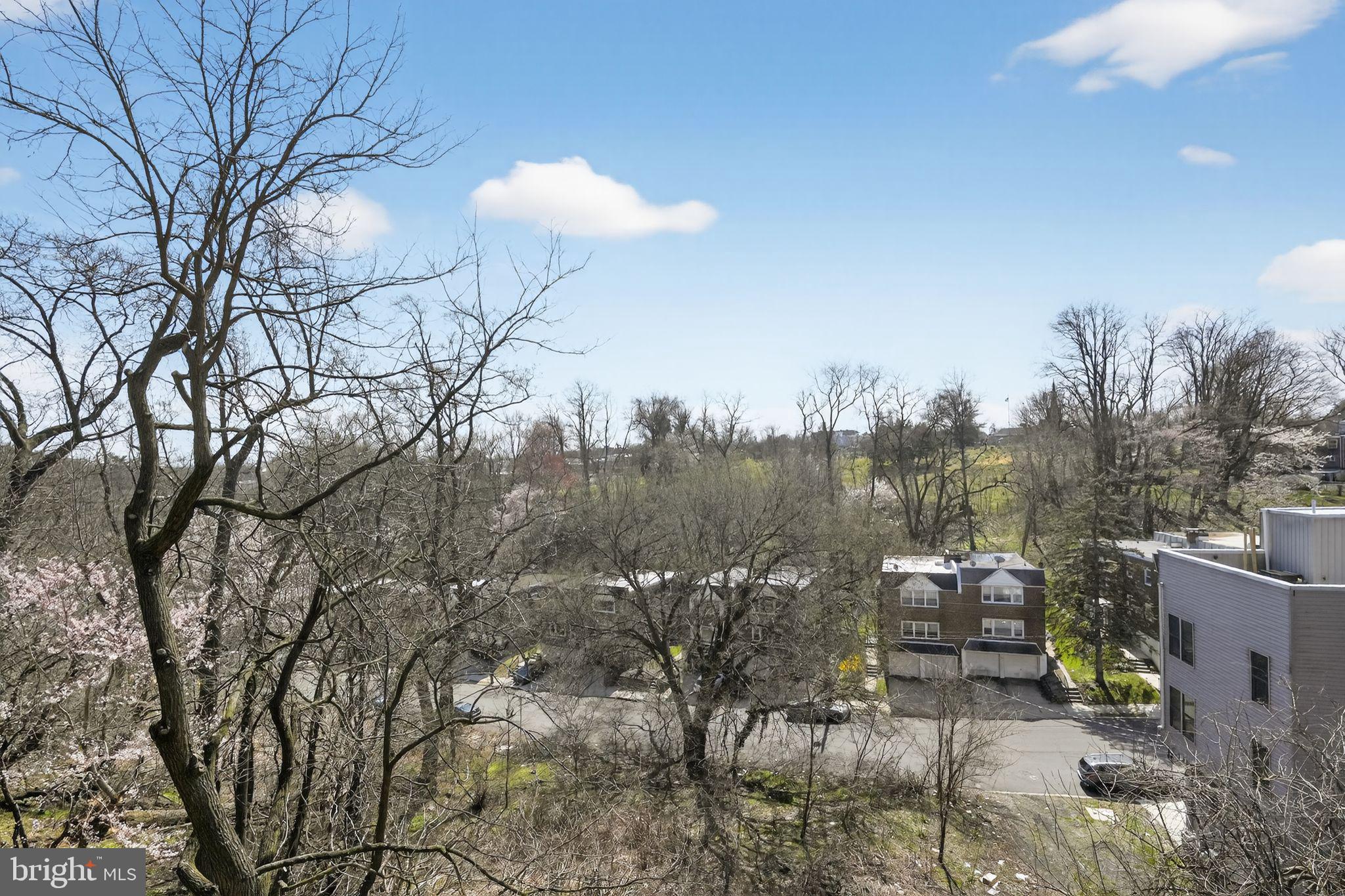 ROXBOROUGH - Residential