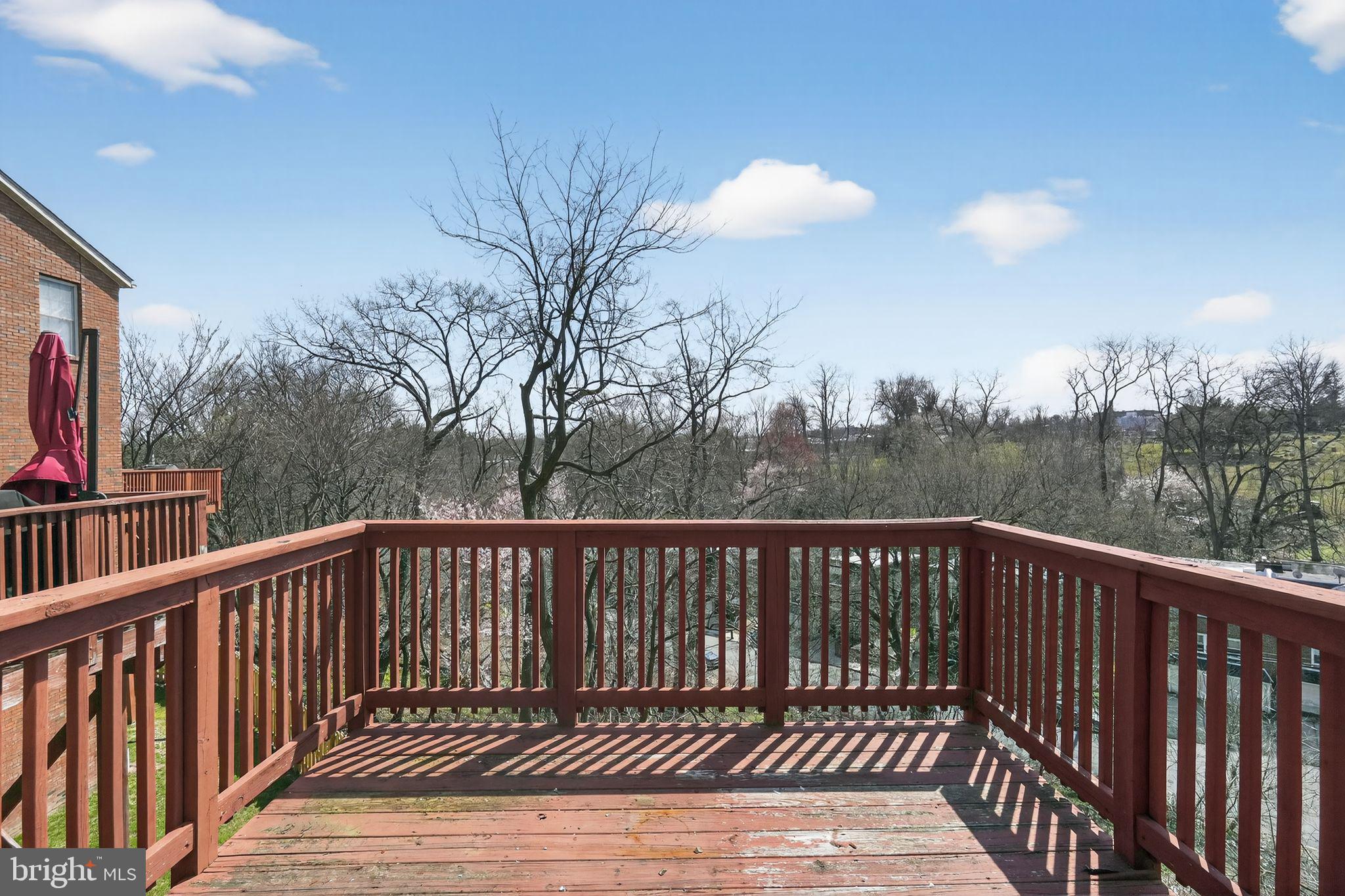 ROXBOROUGH - Residential