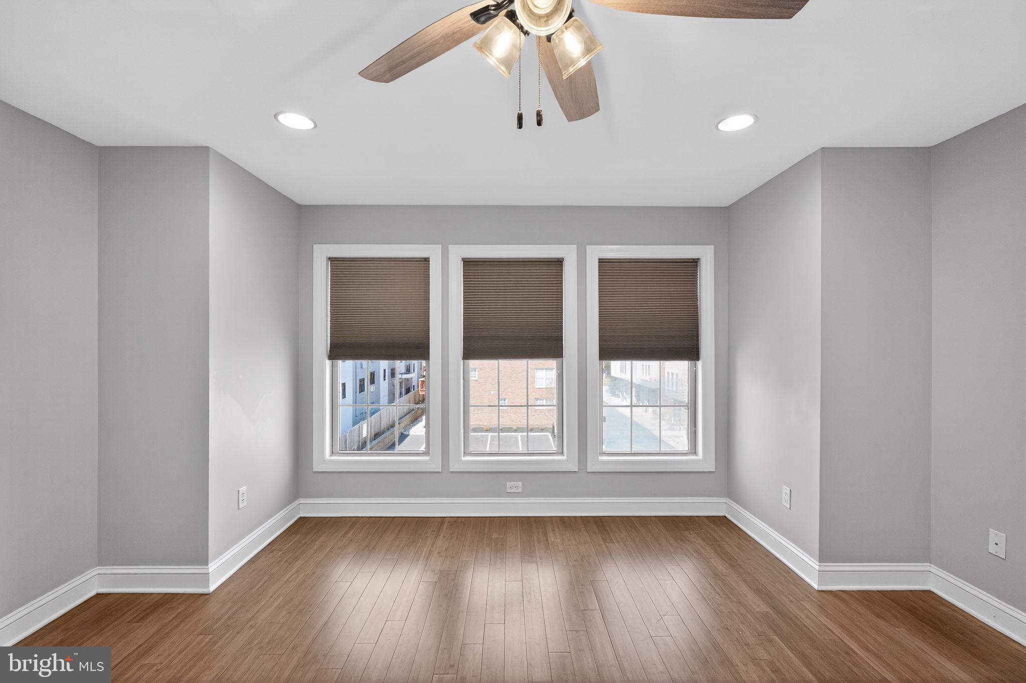 ROXBOROUGH - Residential