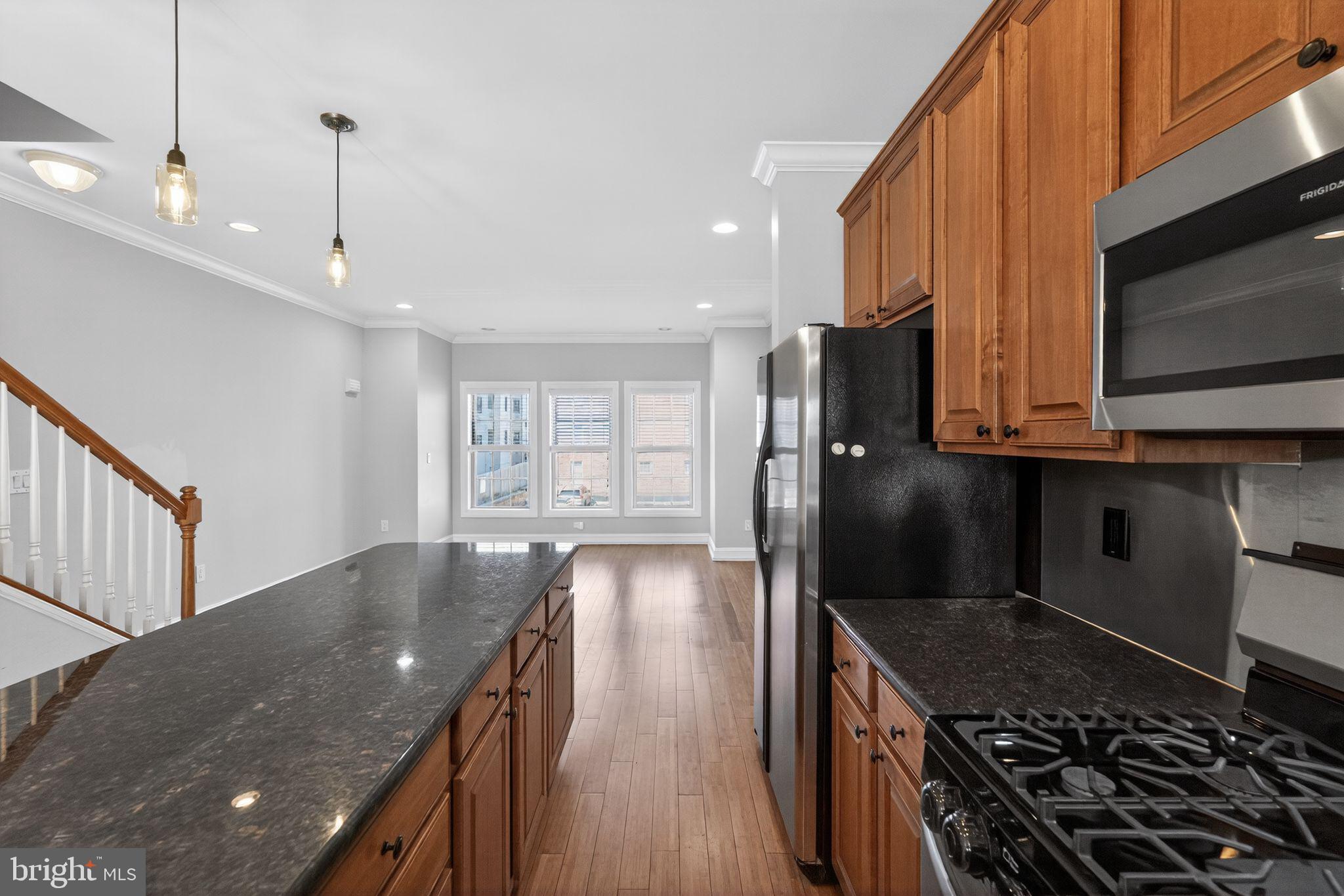 ROXBOROUGH - Residential