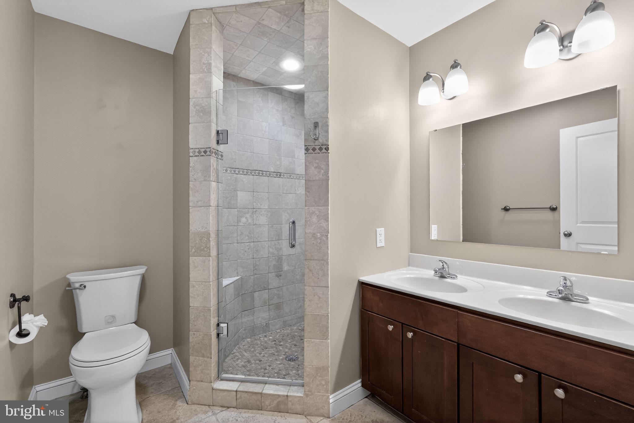 ROXBOROUGH - Residential