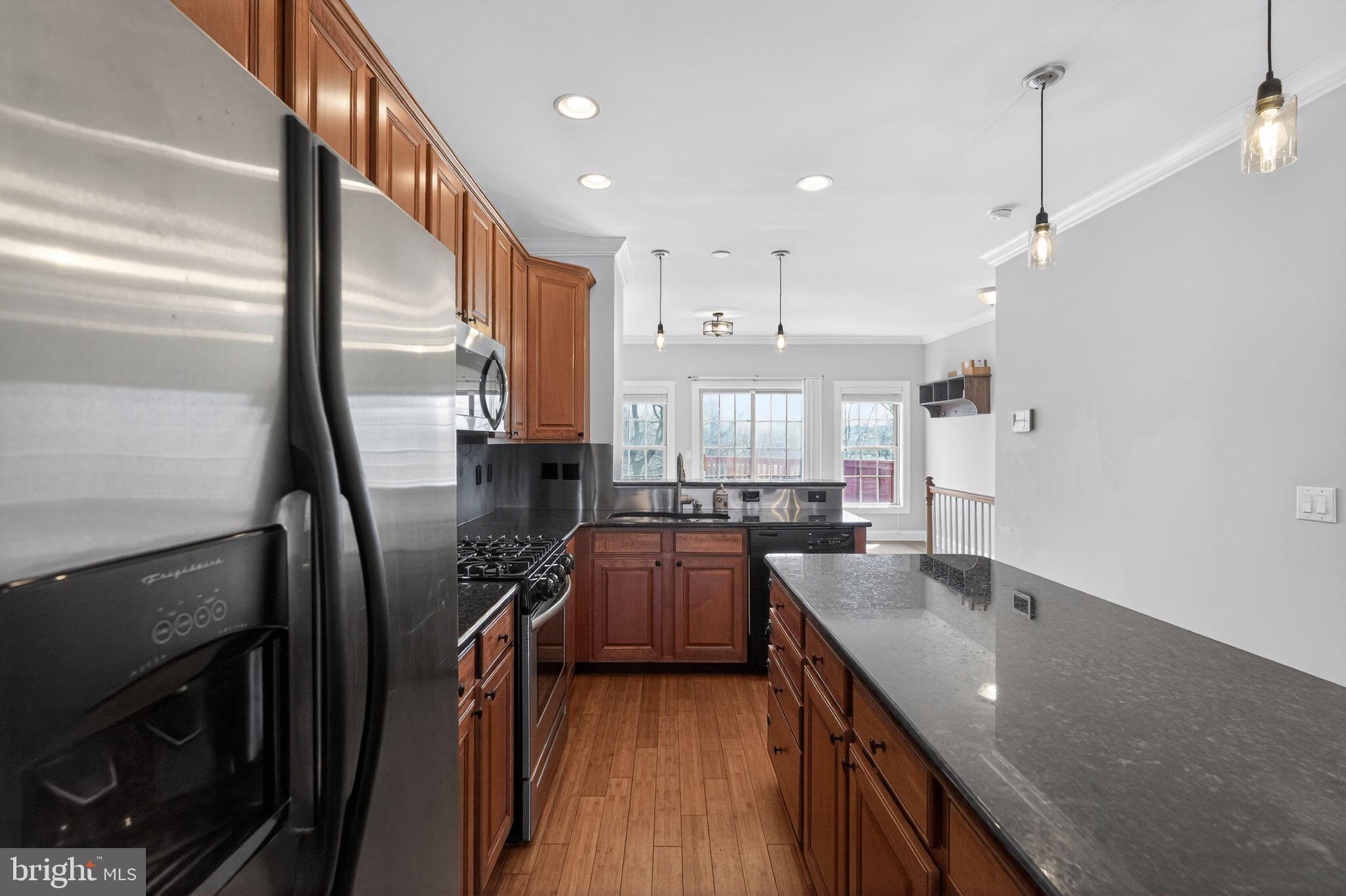 ROXBOROUGH - Residential