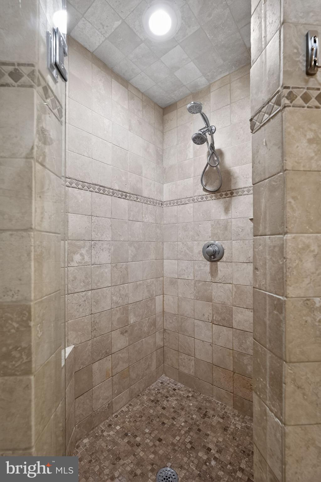 ROXBOROUGH - Residential