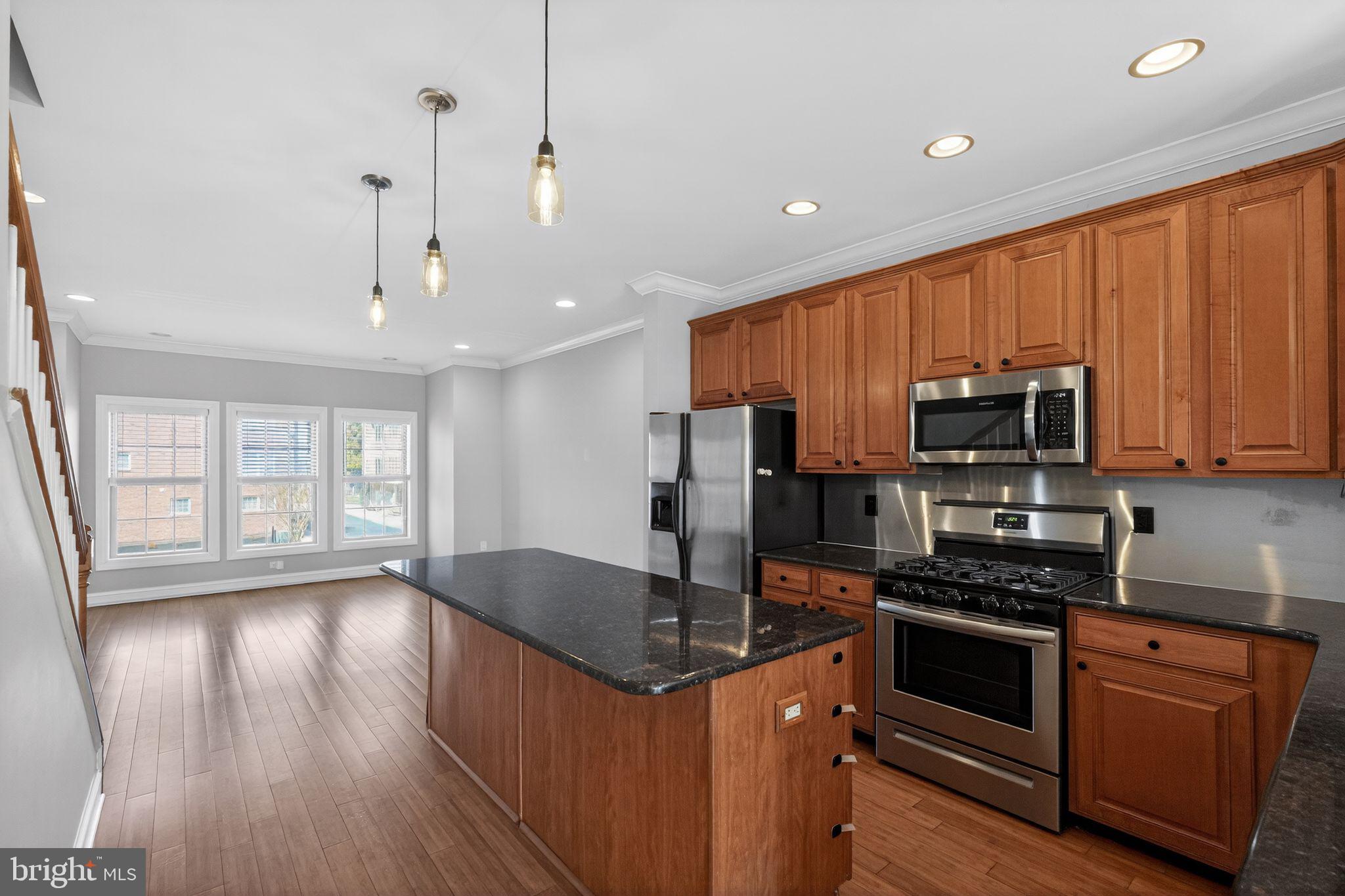 ROXBOROUGH - Residential