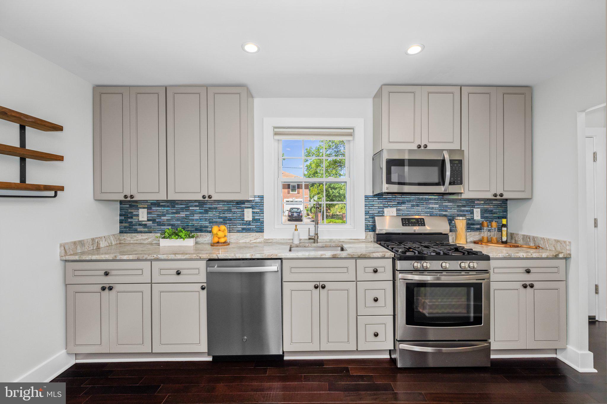WARWICK VILLAGE - Residential