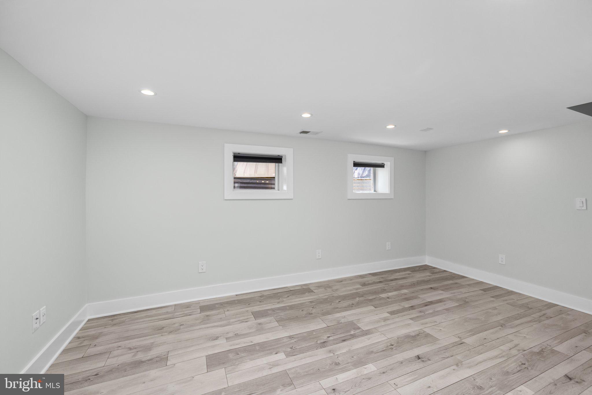 WARWICK VILLAGE - Residential