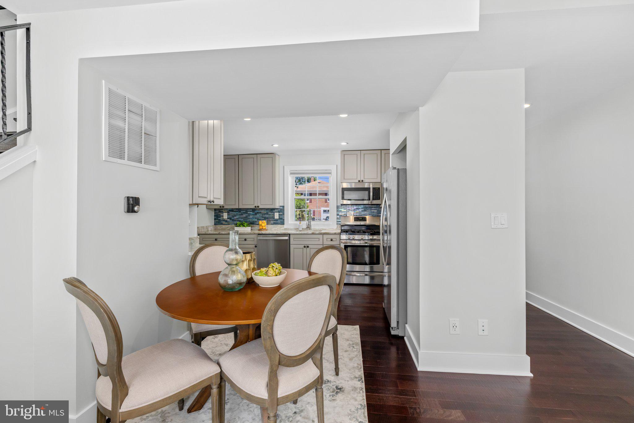 WARWICK VILLAGE - Residential
