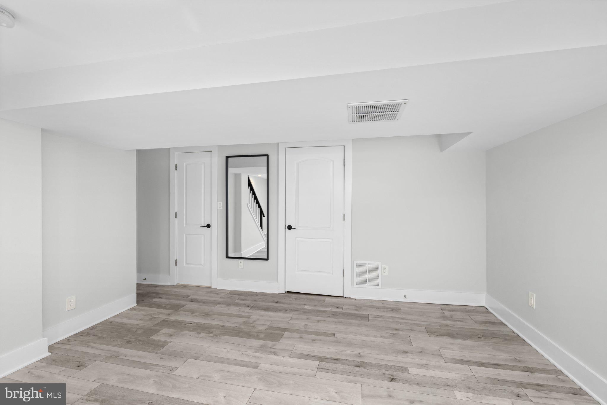 WARWICK VILLAGE - Residential