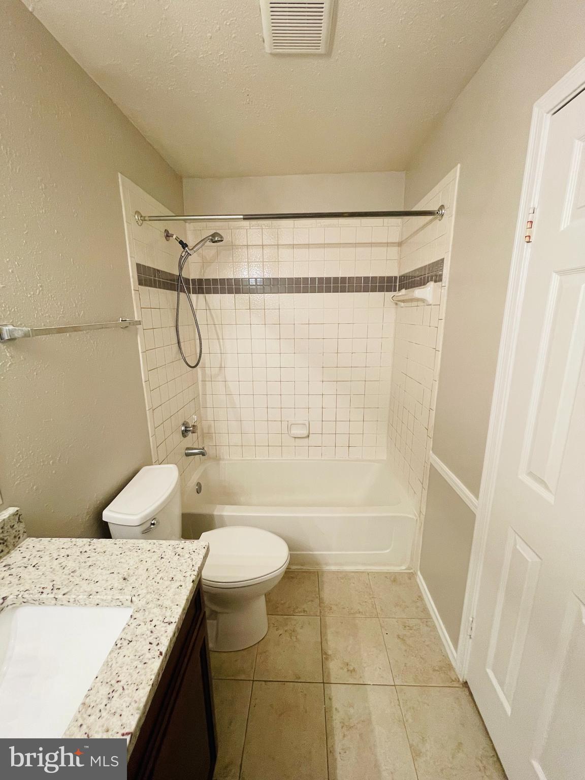 POINTE AT PARK CENTER - Residential Lease