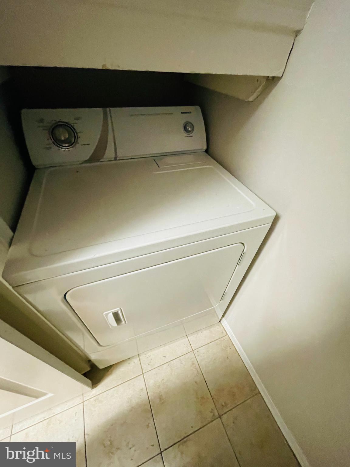 POINTE AT PARK CENTER - Residential Lease