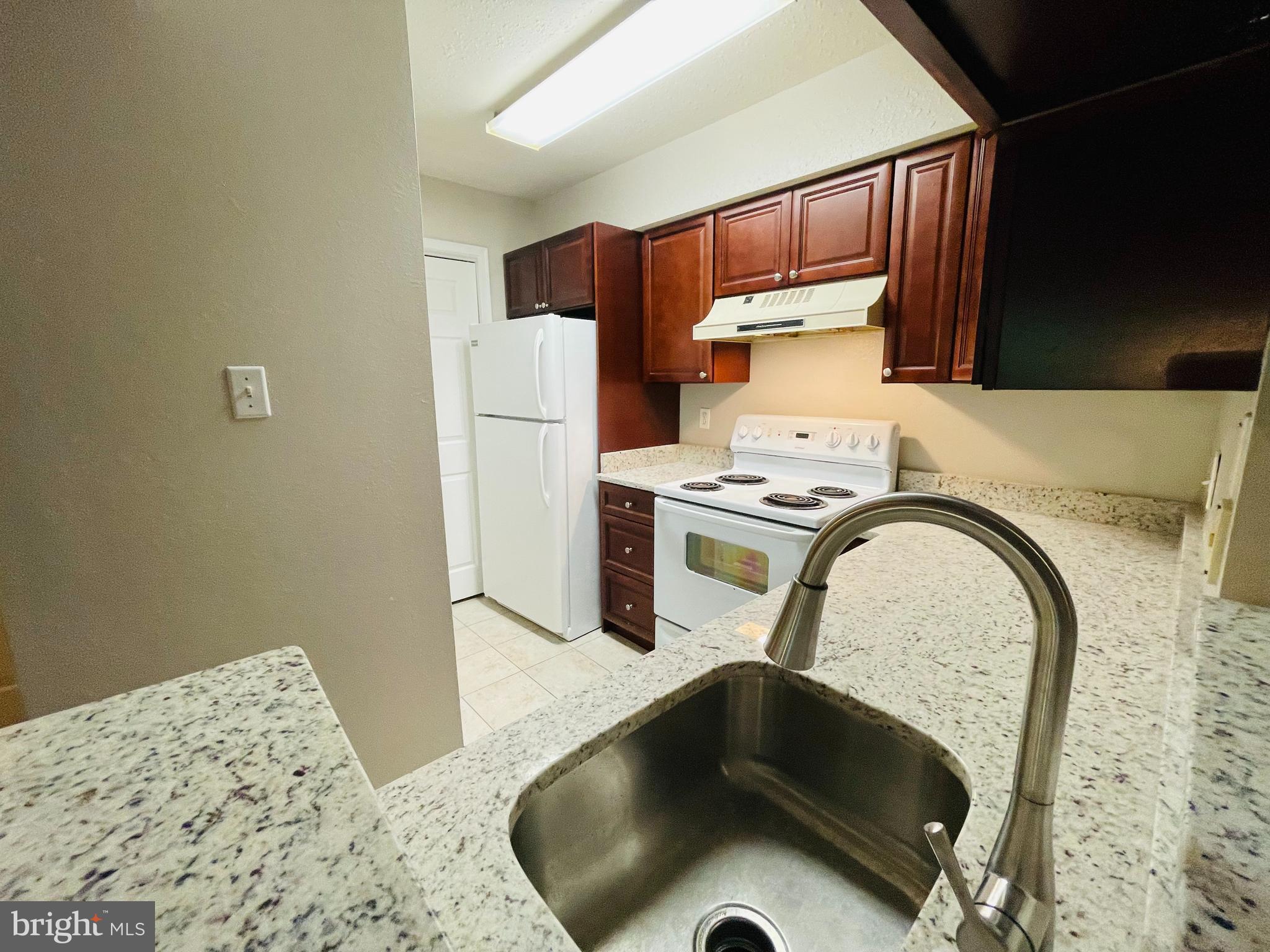 POINTE AT PARK CENTER - Residential Lease