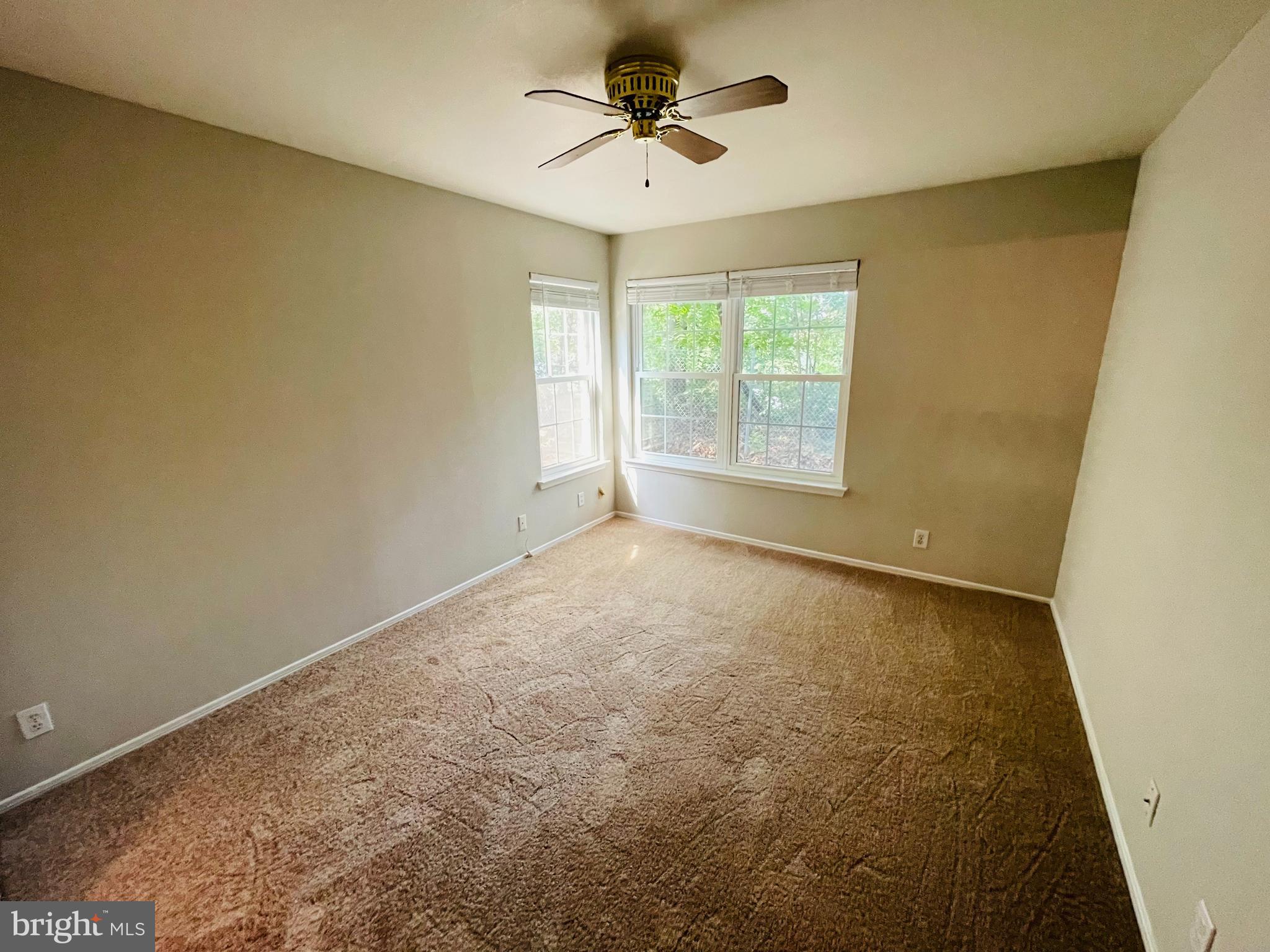 POINTE AT PARK CENTER - Residential Lease