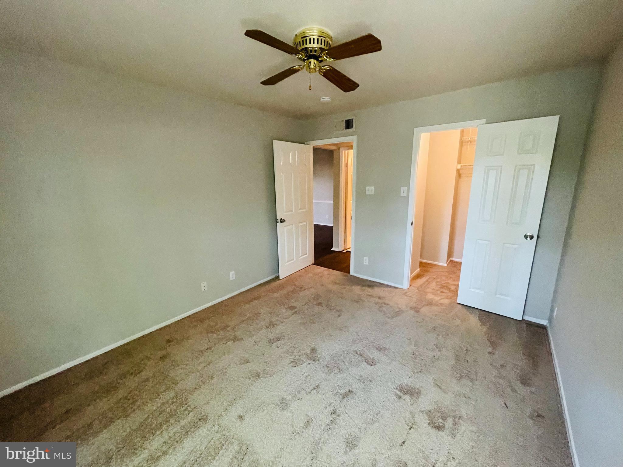 POINTE AT PARK CENTER - Residential Lease