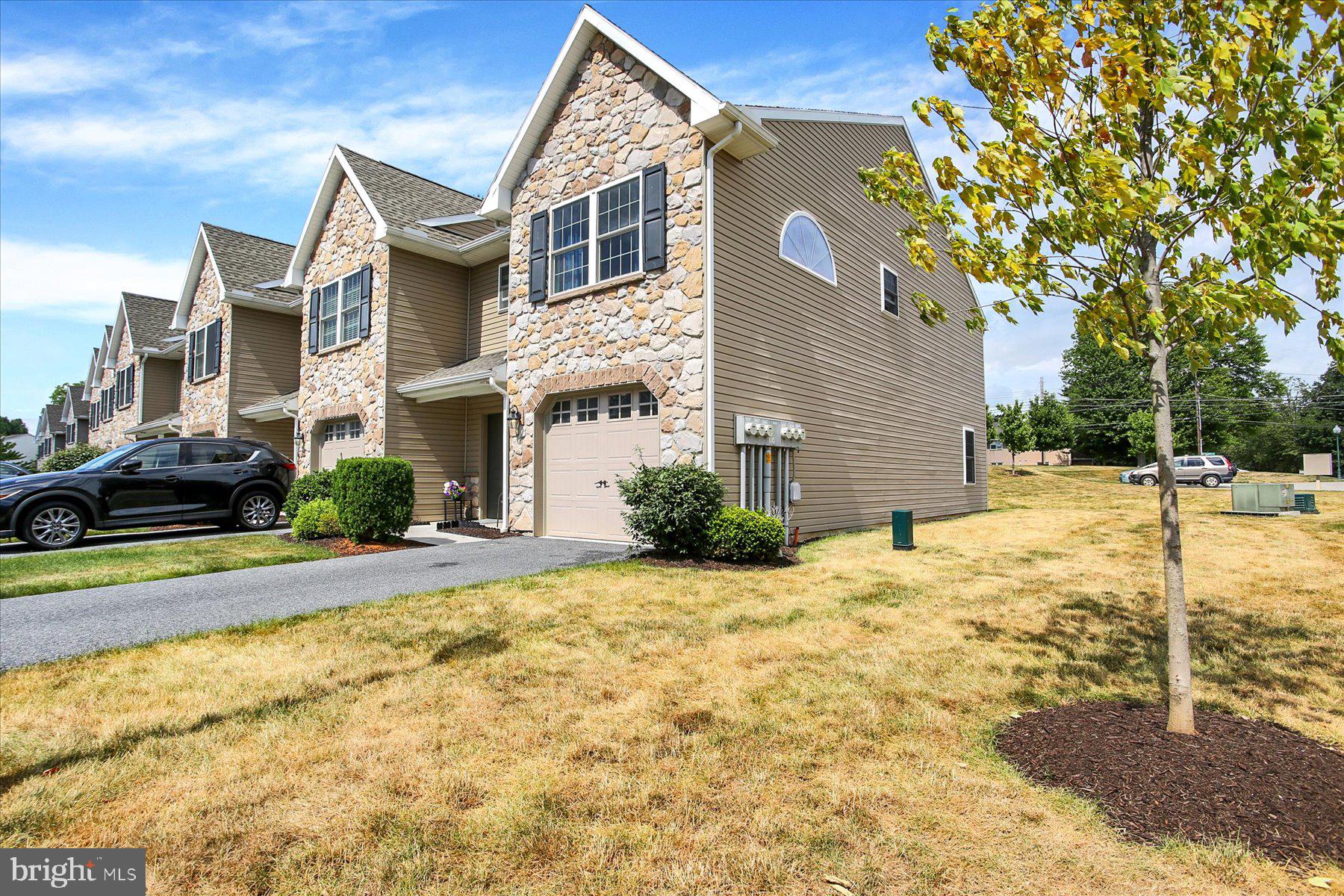 349 MELBOURNE LANE