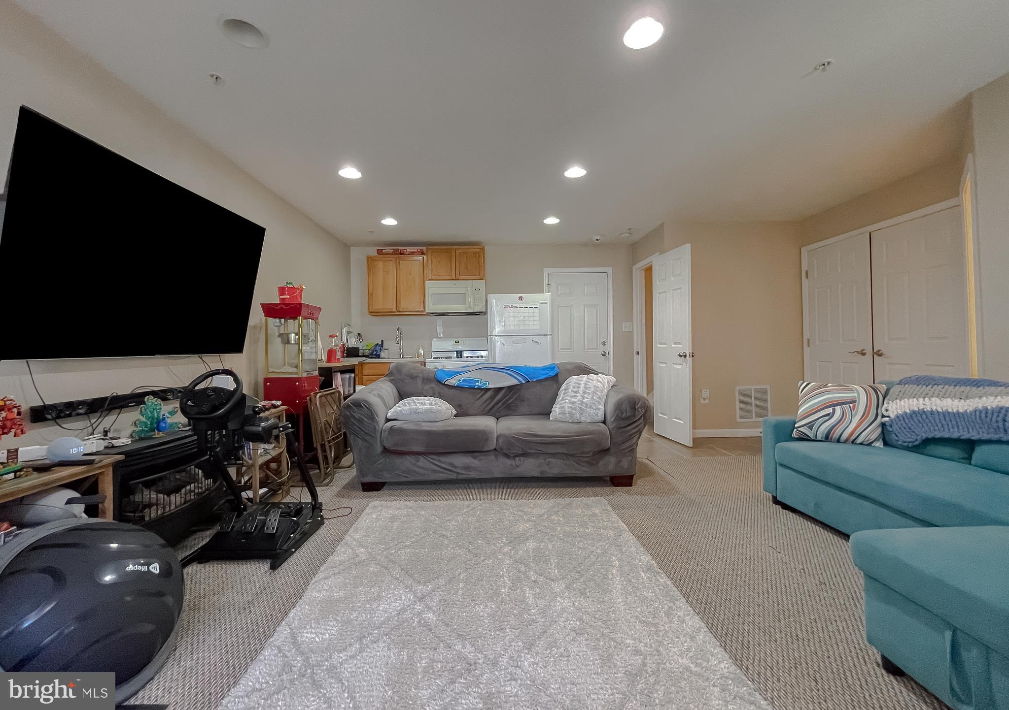 WESTBURY WEST - Residential