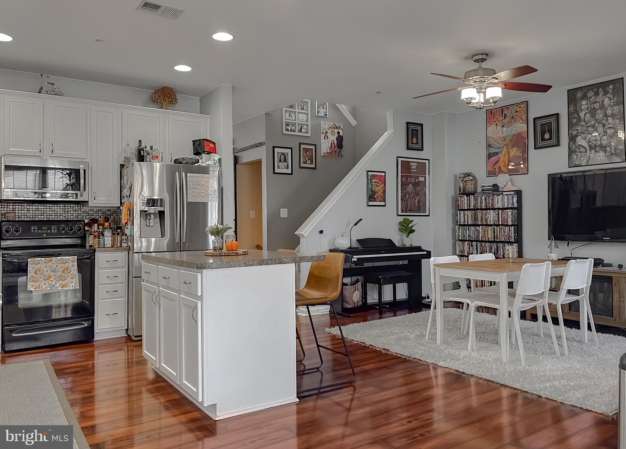 WESTBURY WEST - Residential