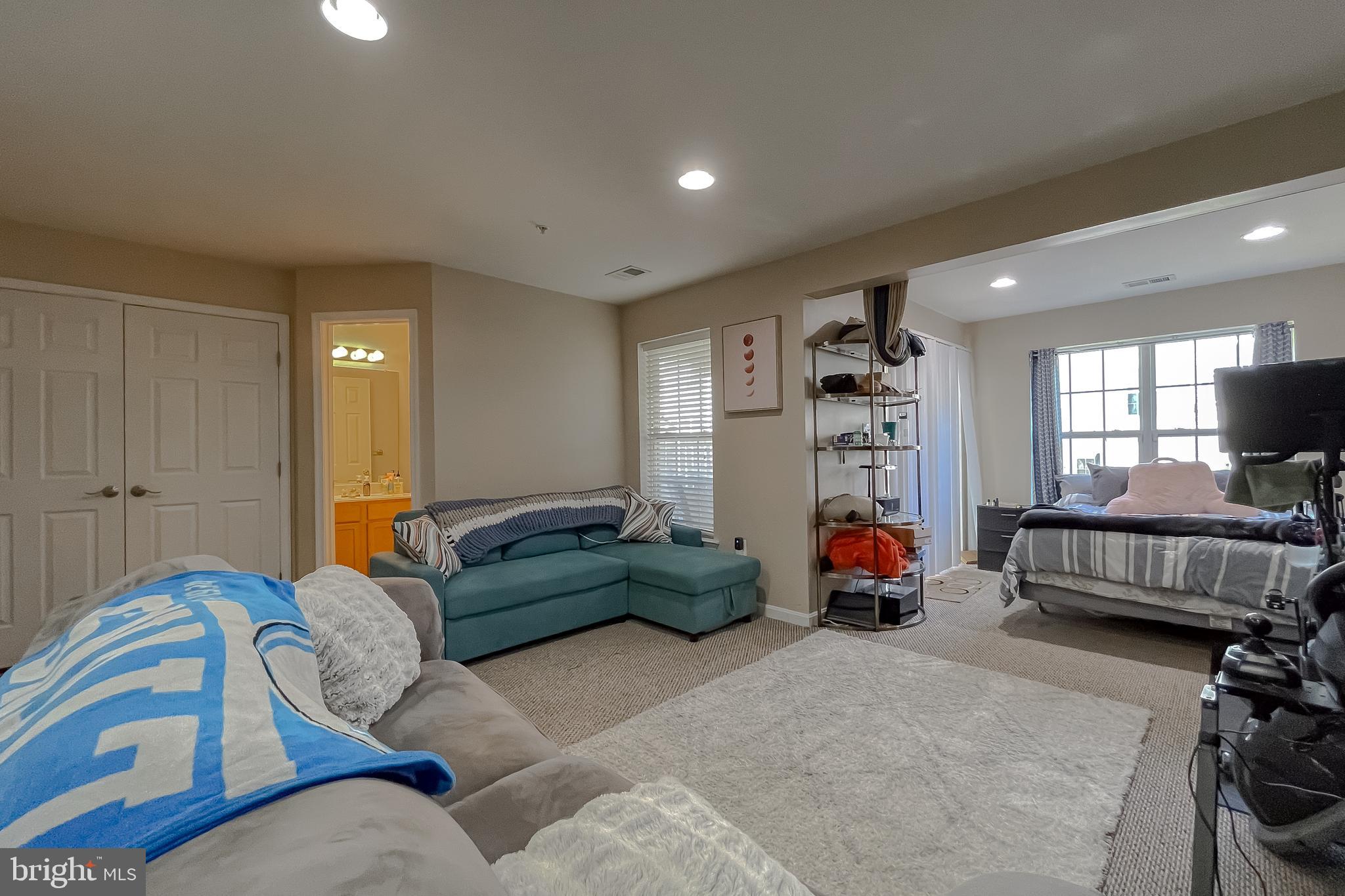 WESTBURY WEST - Residential