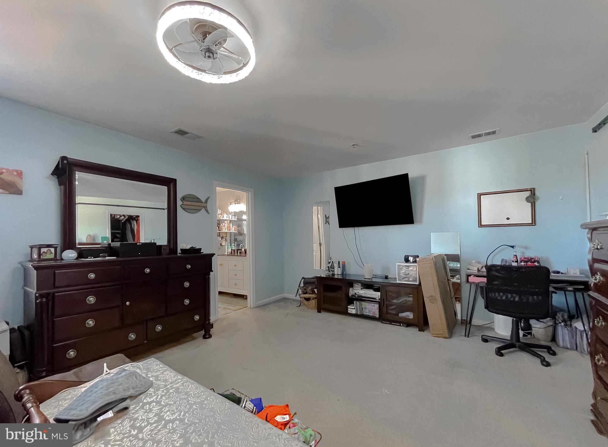 WESTBURY WEST - Residential