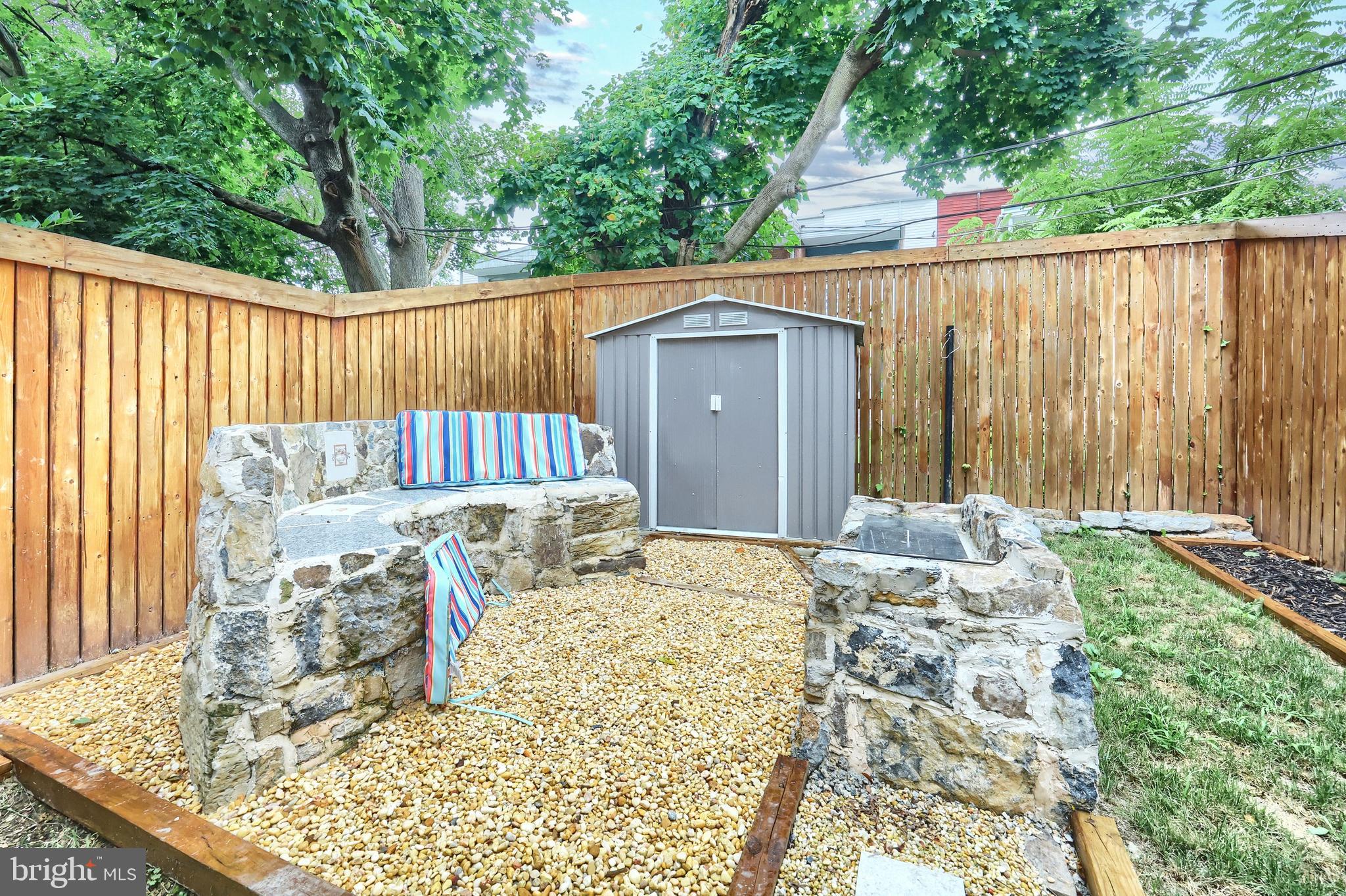 723 W KING STREET