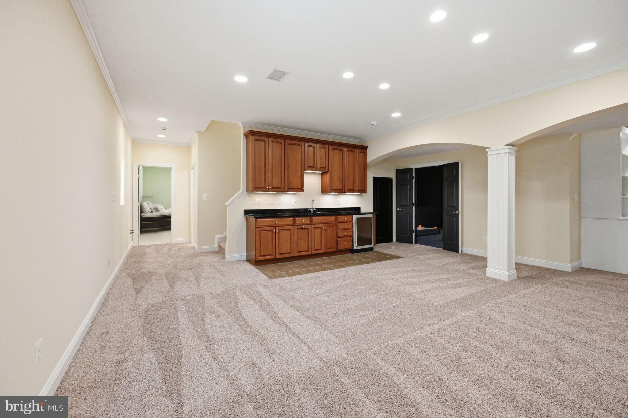 CARIS GLENNE - Residential