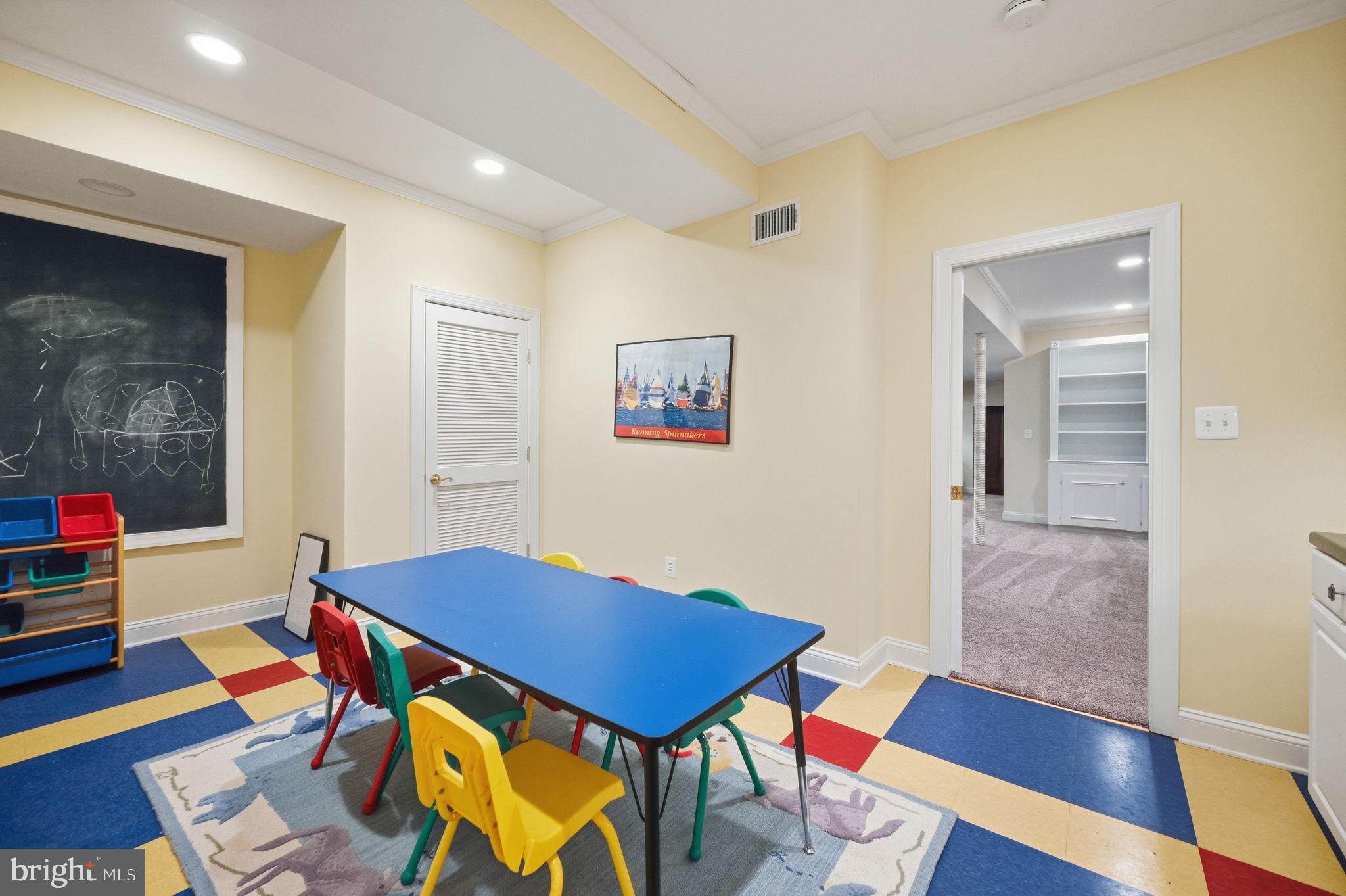 CARIS GLENNE - Residential
