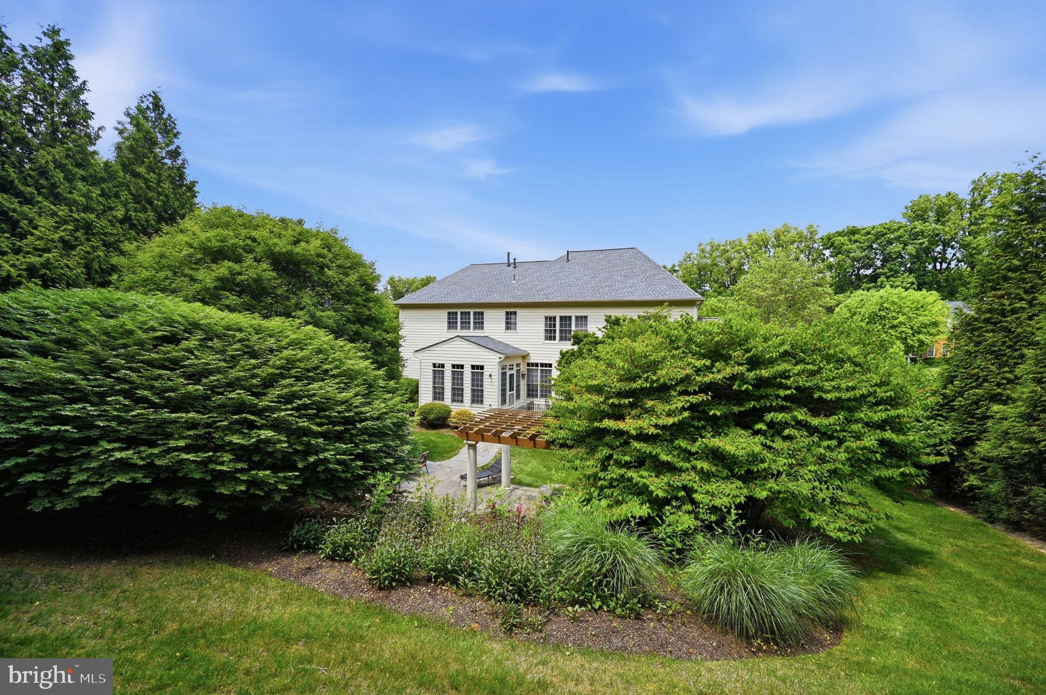 CARIS GLENNE - Residential
