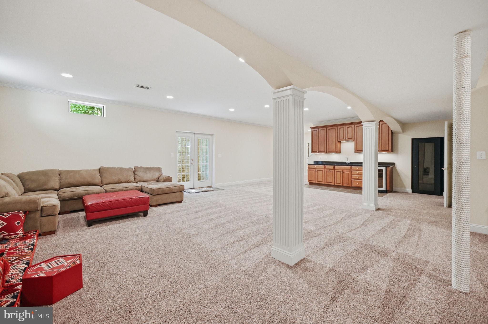 CARIS GLENNE - Residential