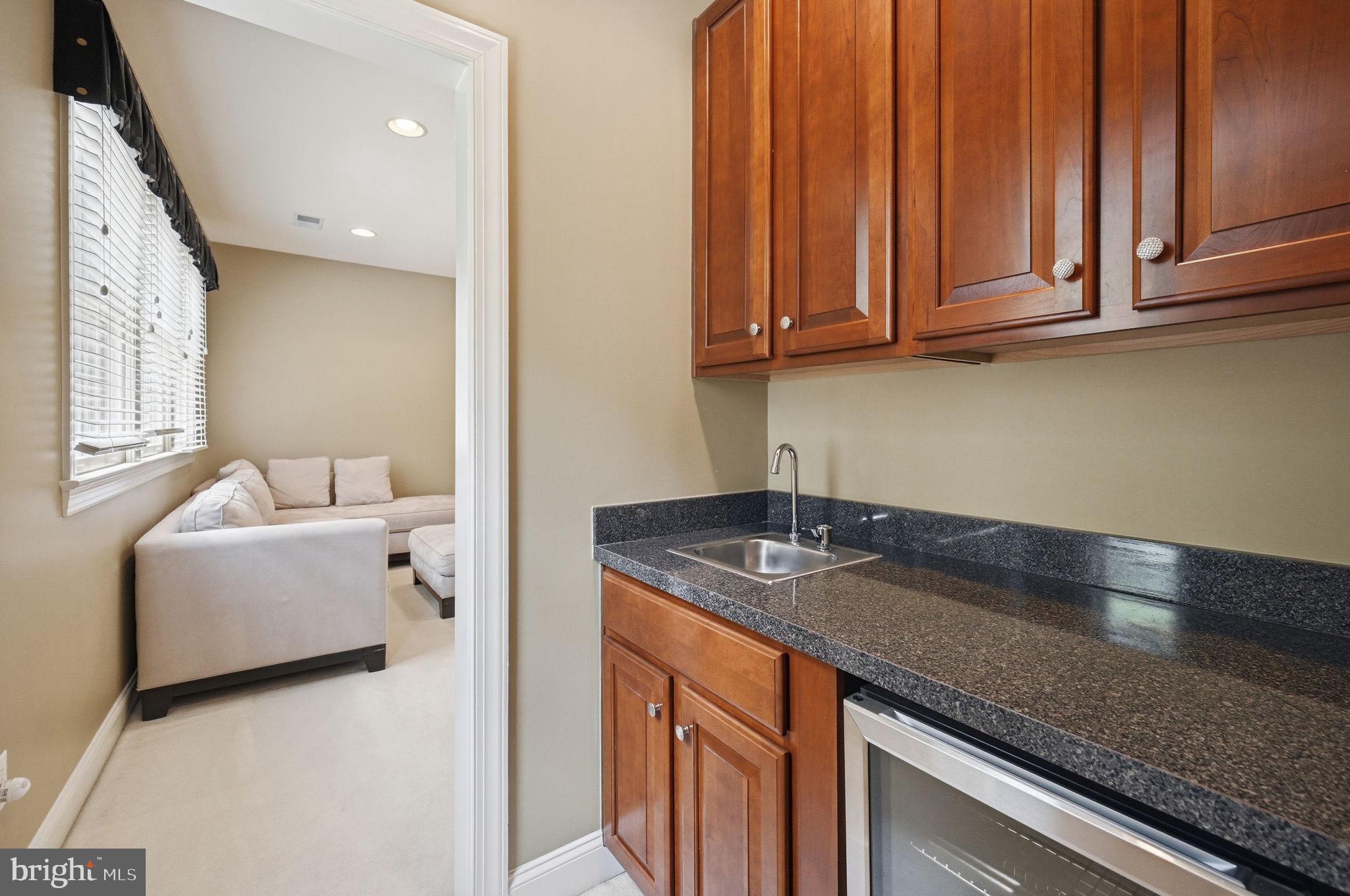 CARIS GLENNE - Residential