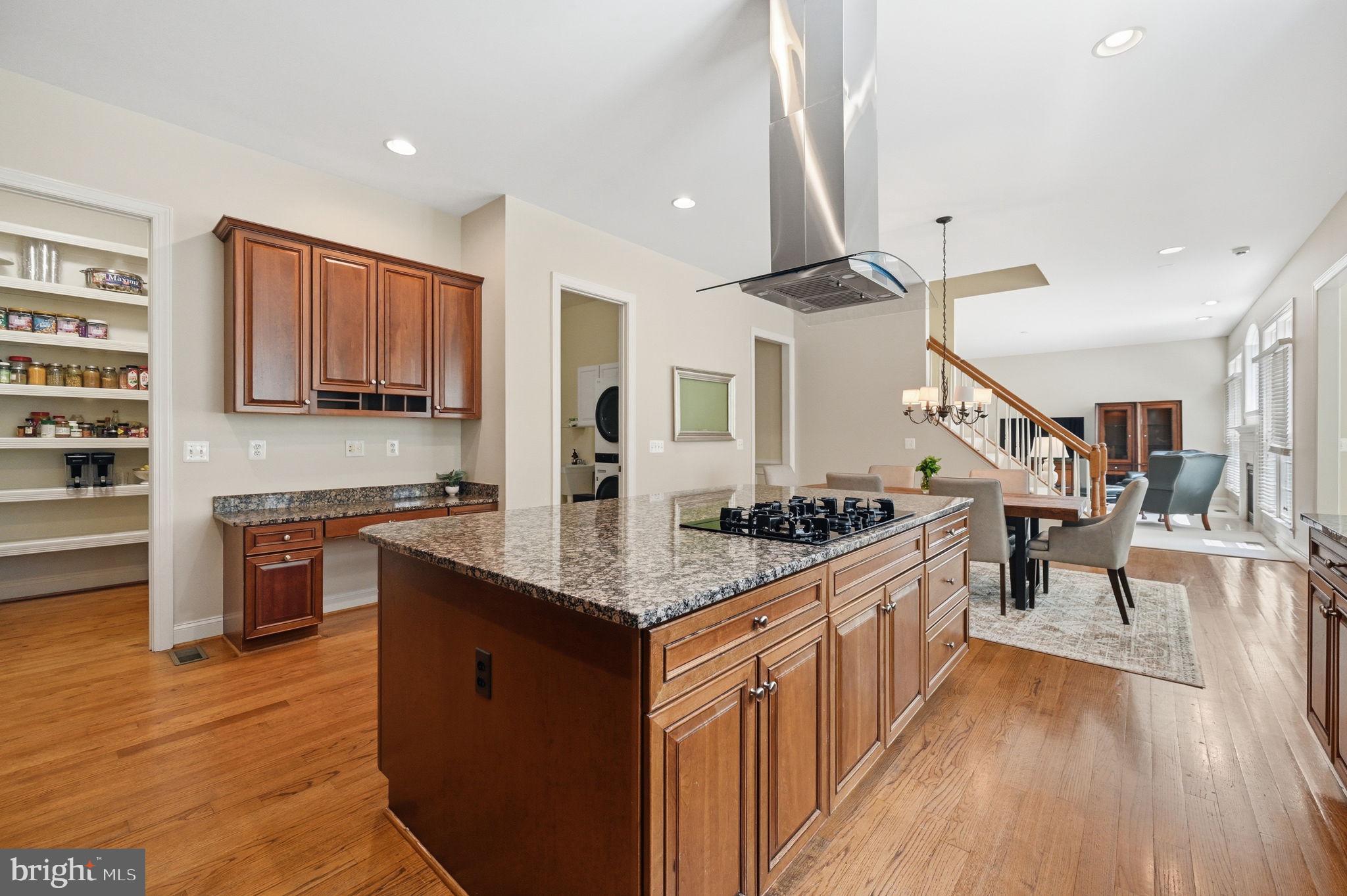CARIS GLENNE - Residential