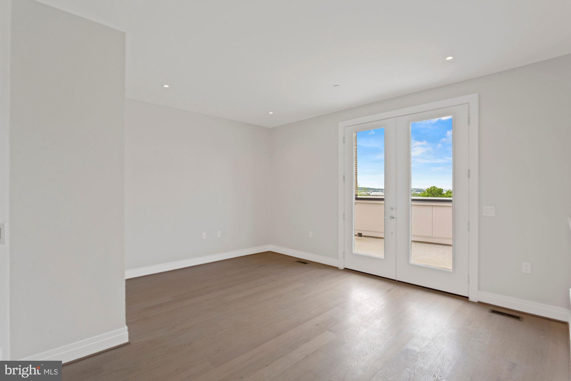 OLD TOWN ALEXANDRIA - Residential Lease