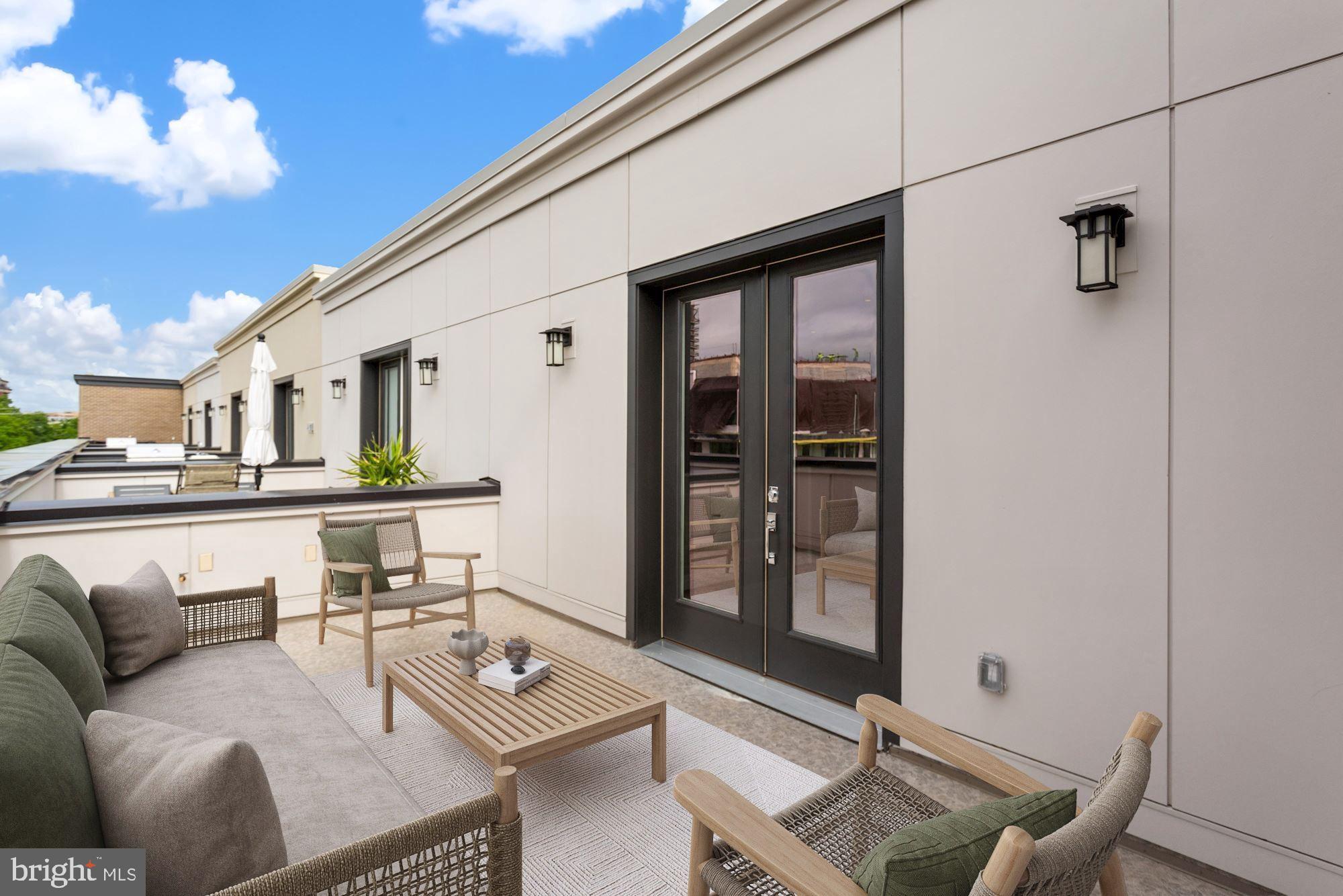 OLD TOWN ALEXANDRIA - Residential Lease