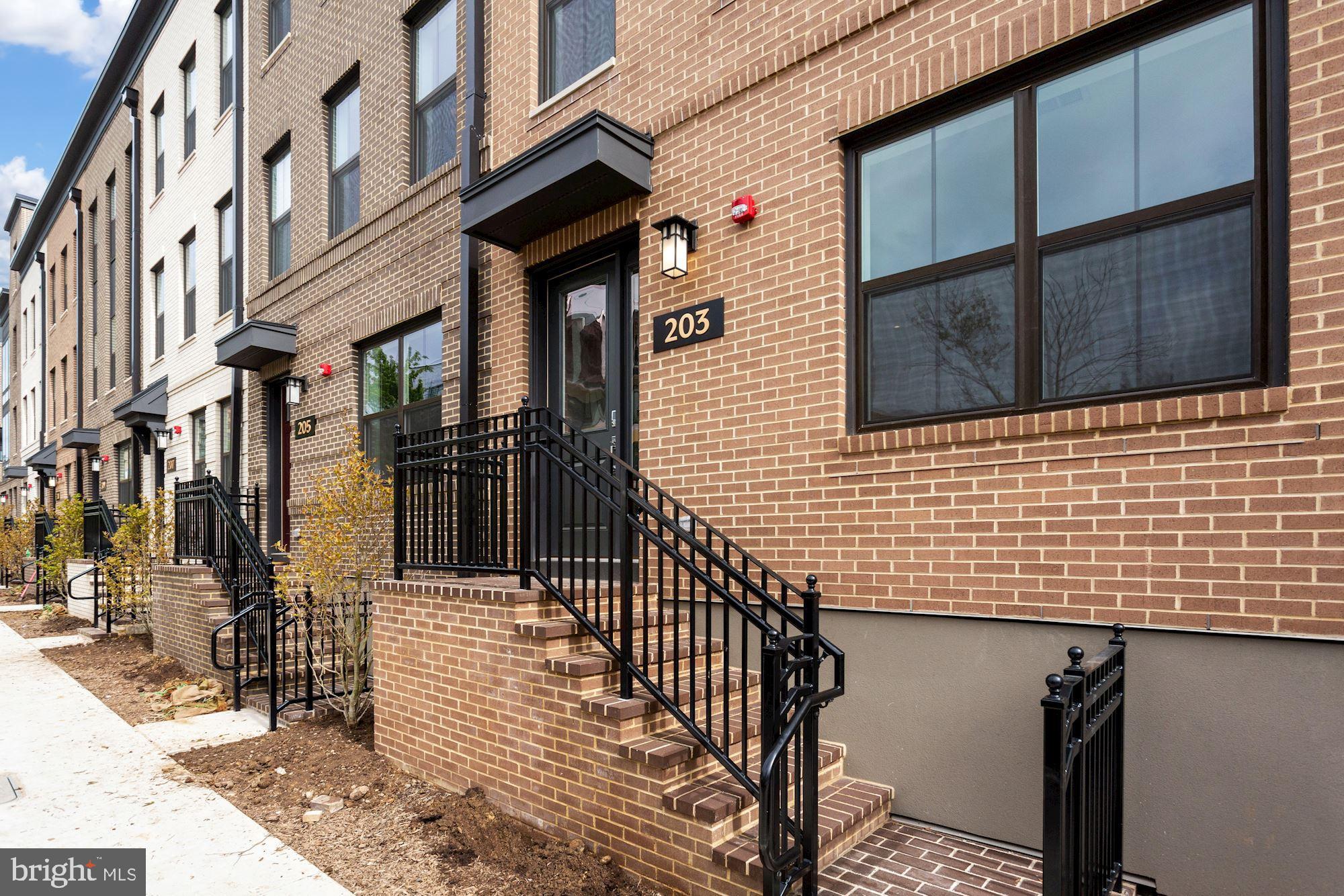 OLD TOWN ALEXANDRIA - Residential Lease