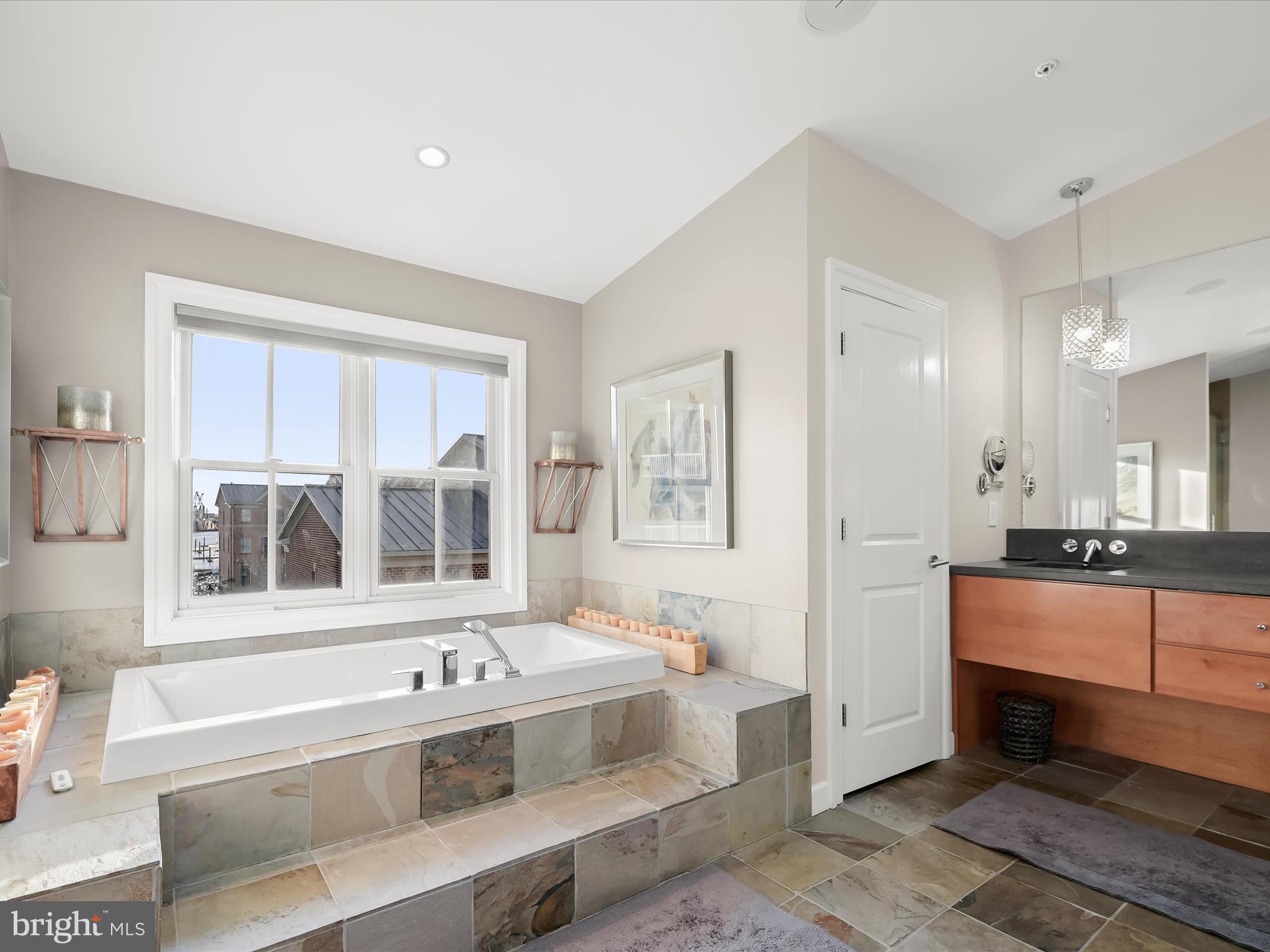 THE MOORINGS AT LIGHTHOUSE POINT - Residential