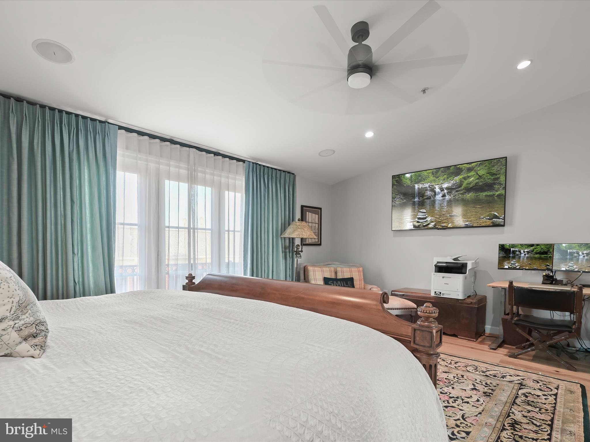 THE MOORINGS AT LIGHTHOUSE POINT - Residential