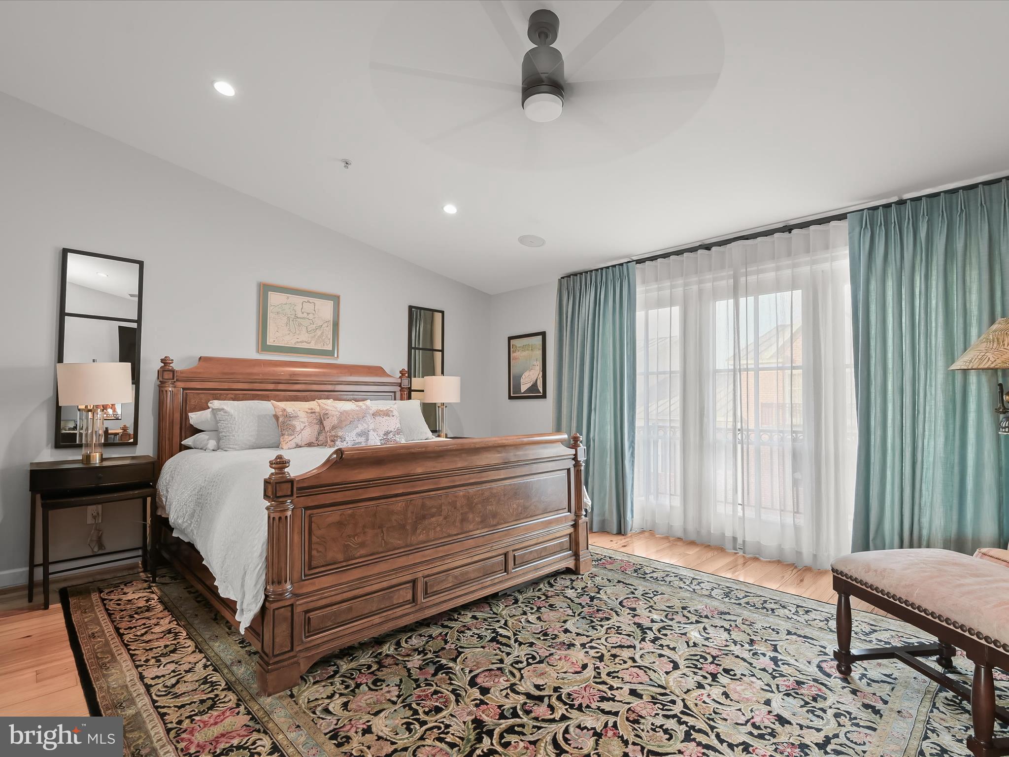 THE MOORINGS AT LIGHTHOUSE POINT - Residential