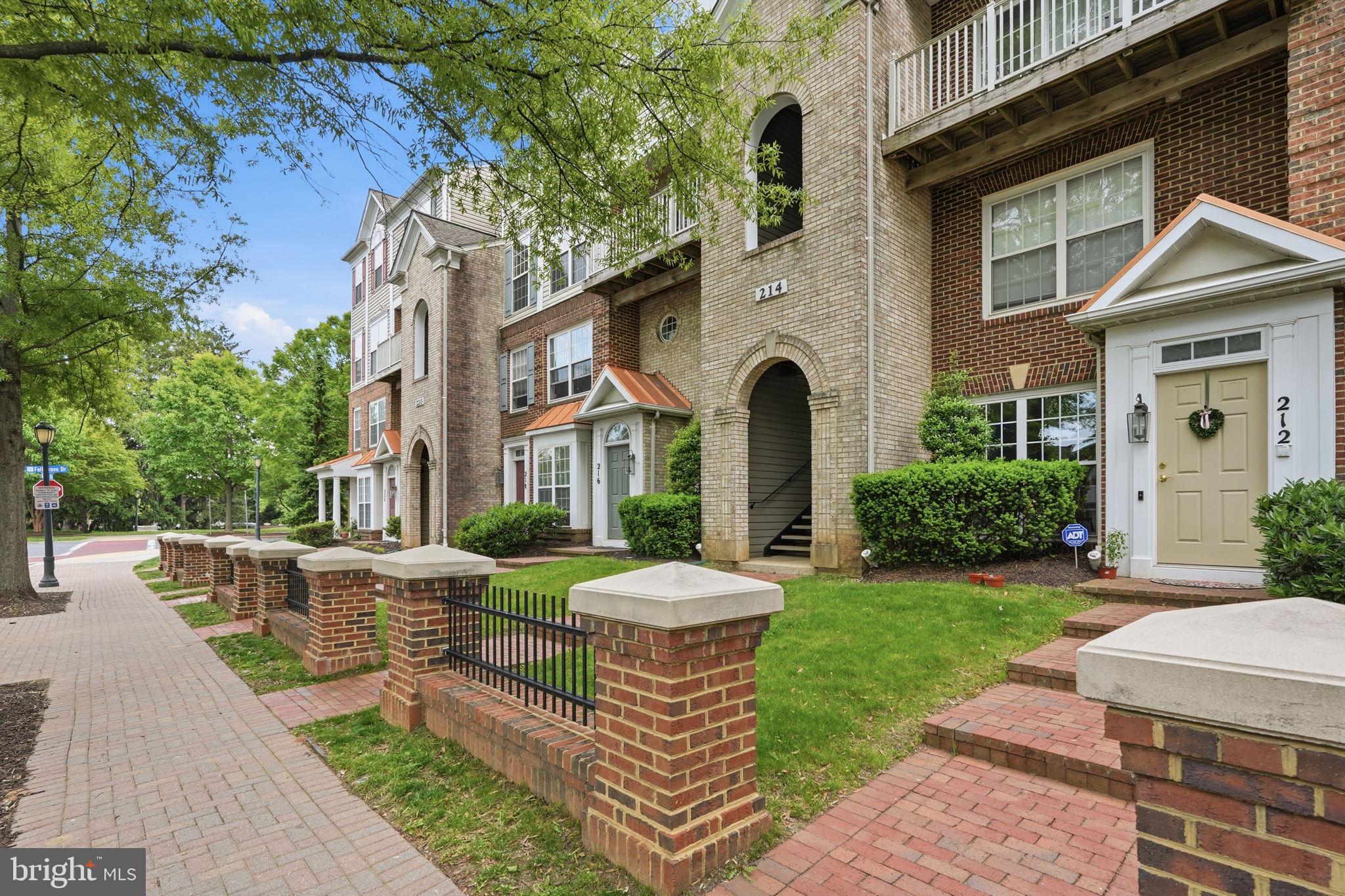 214 FALLSGROVE BOULEVARD D 12